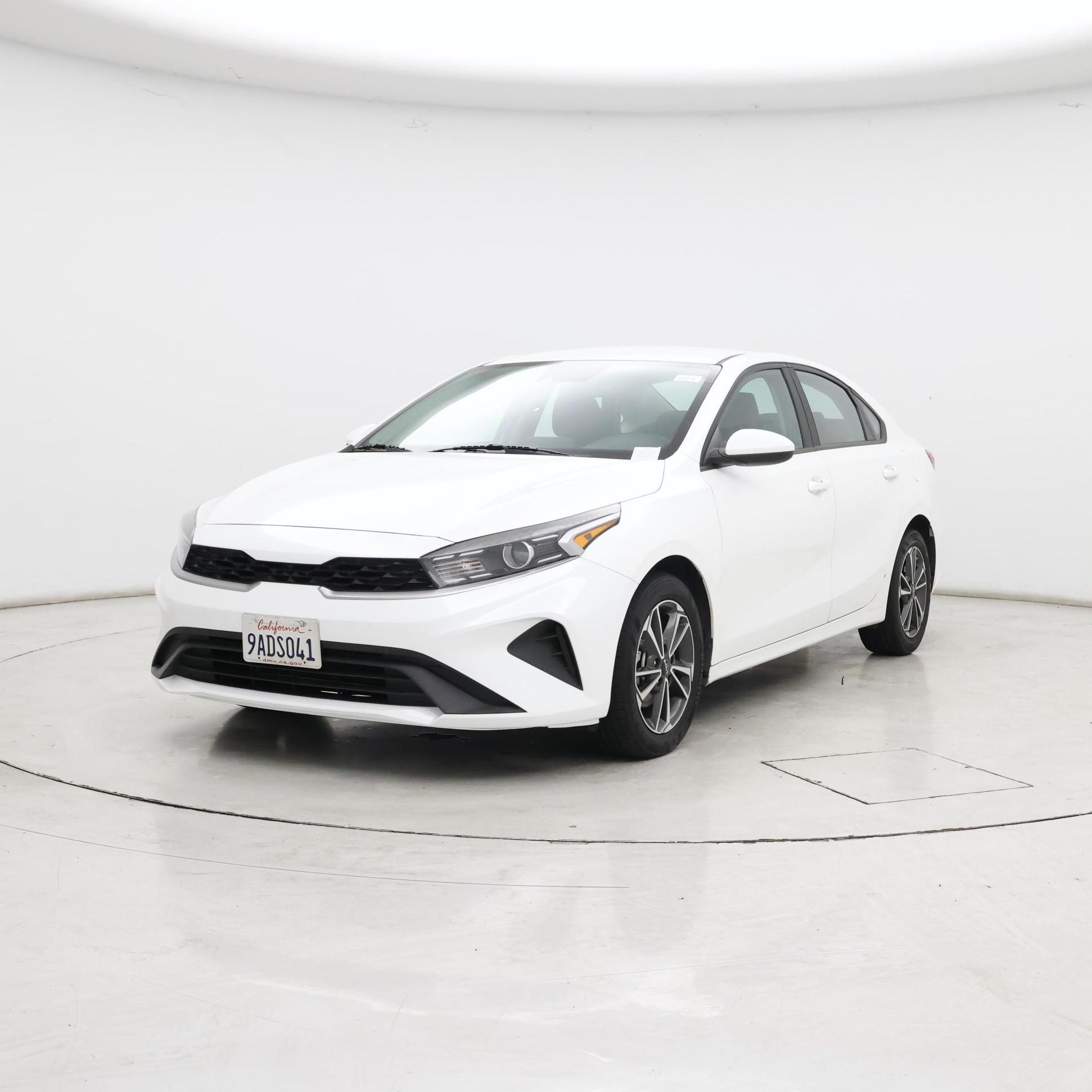 Thumbnail: 2022 Kia Forte - 4
