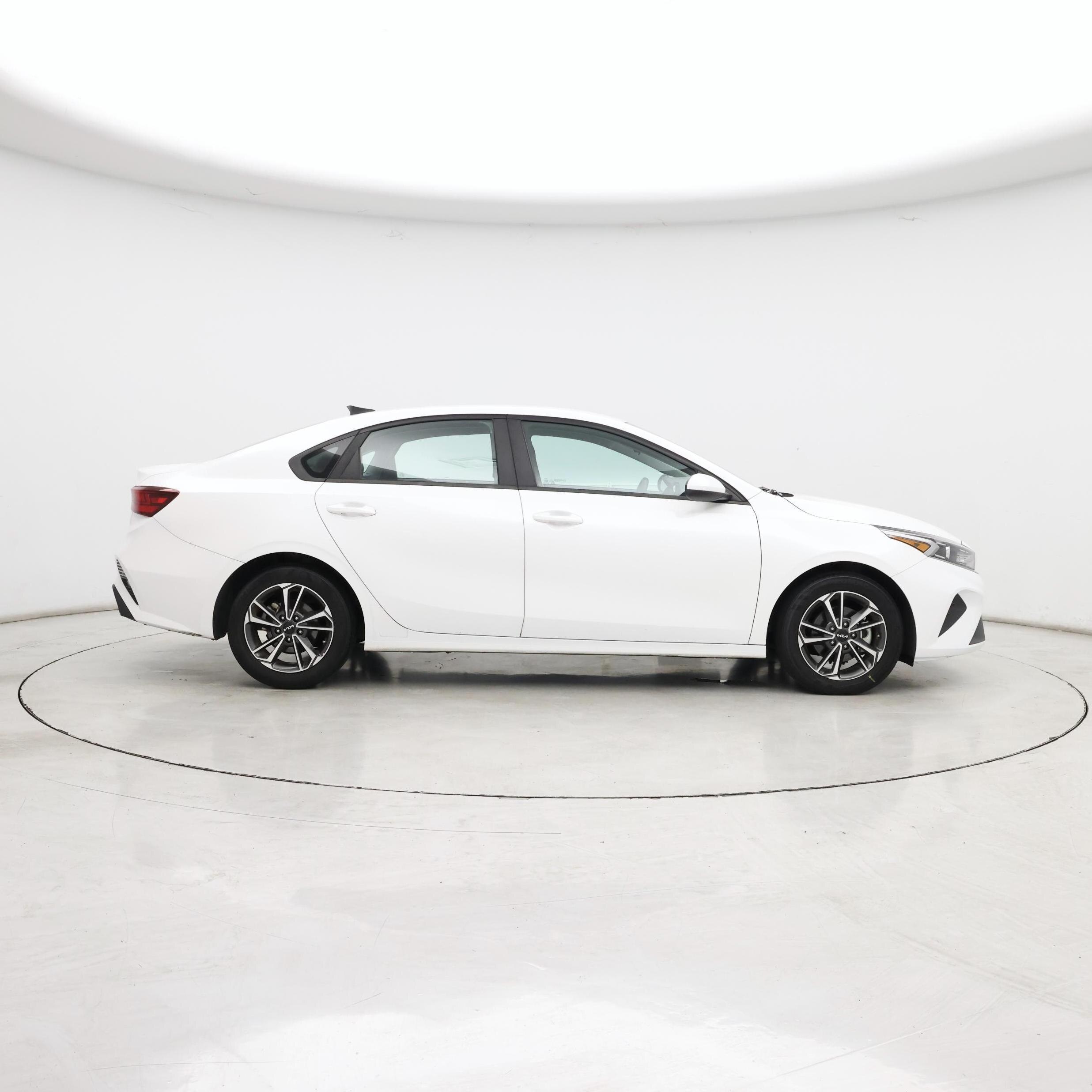 Thumbnail: 2022 Kia Forte - 7