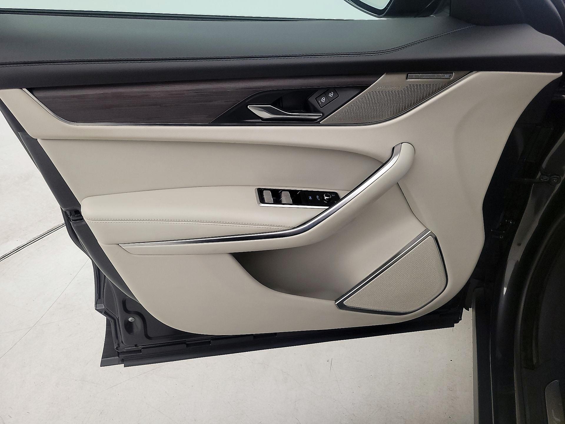 Thumbnail: 2023 Jaguar F-Pace - 12