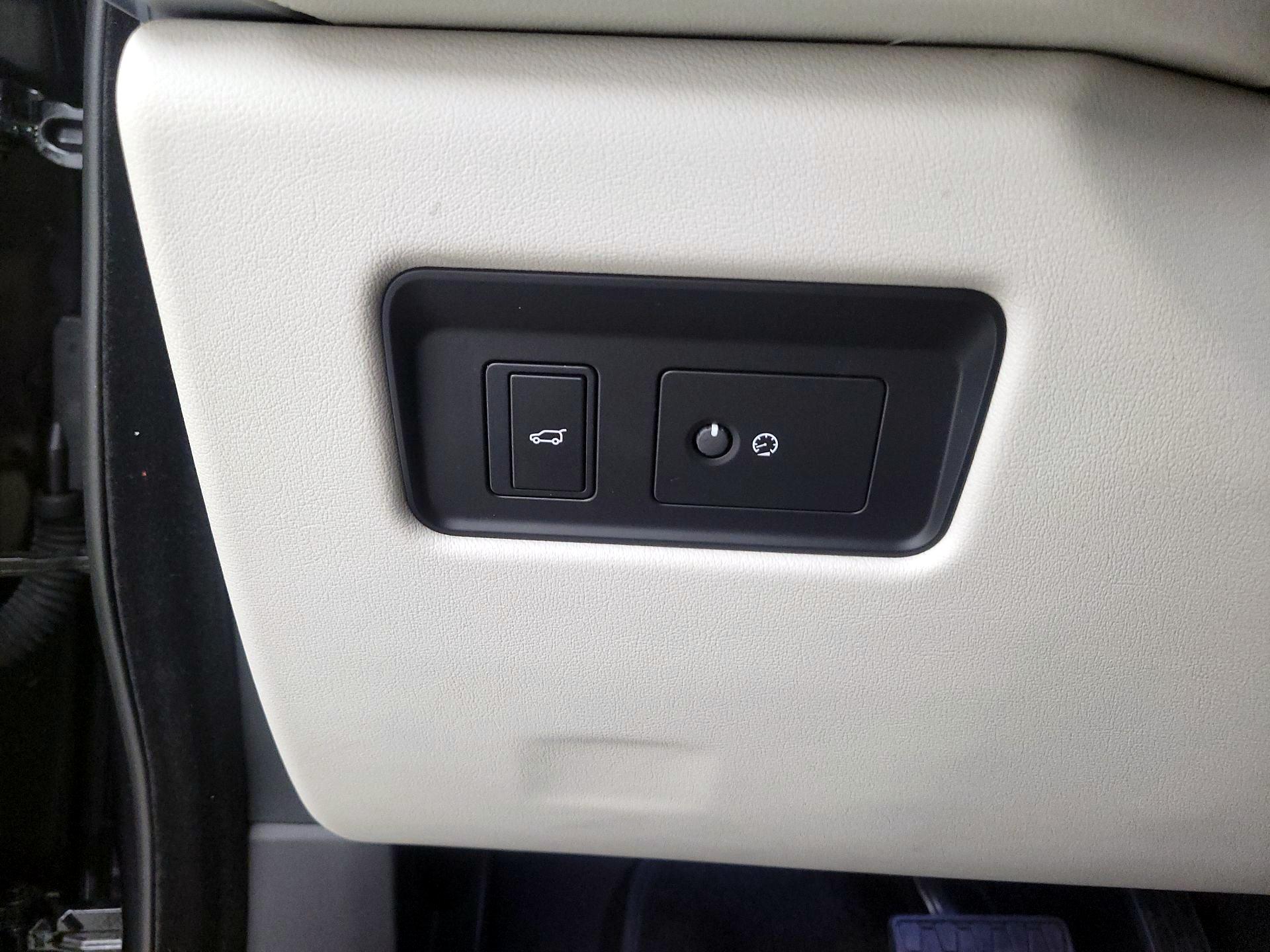 Thumbnail: 2023 Jaguar F-Pace - 13