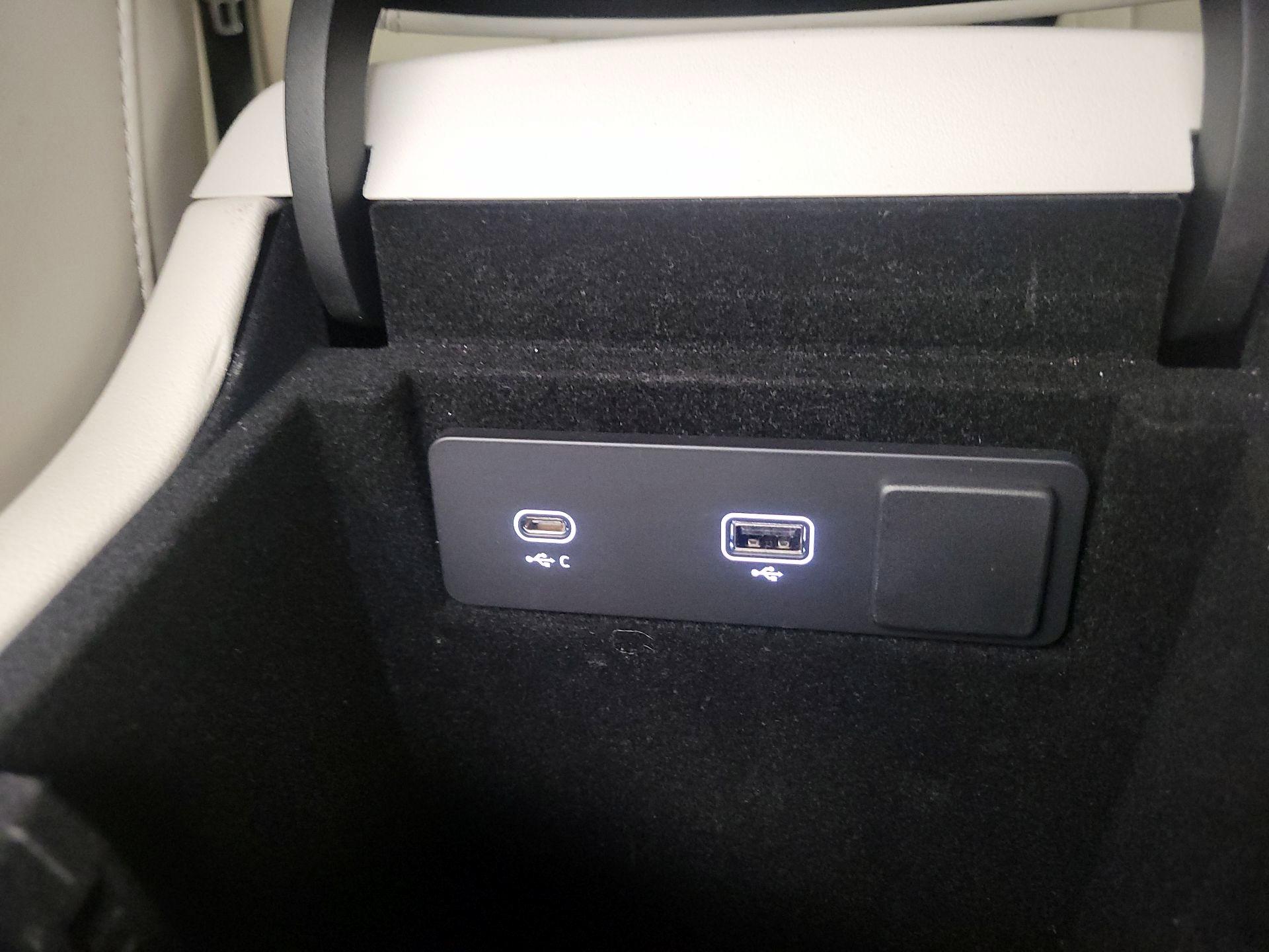 Thumbnail: 2023 Jaguar F-Pace - 19