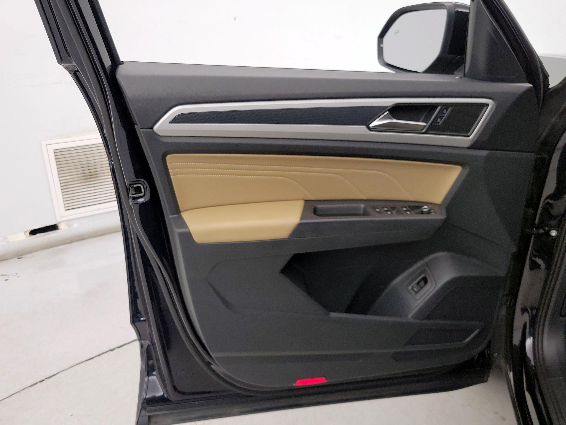 Thumbnail: 2021 Volkswagen Atlas - 12