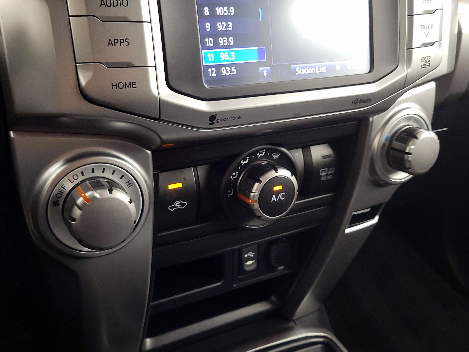 Thumbnail: 2015 Toyota 4Runner - 16