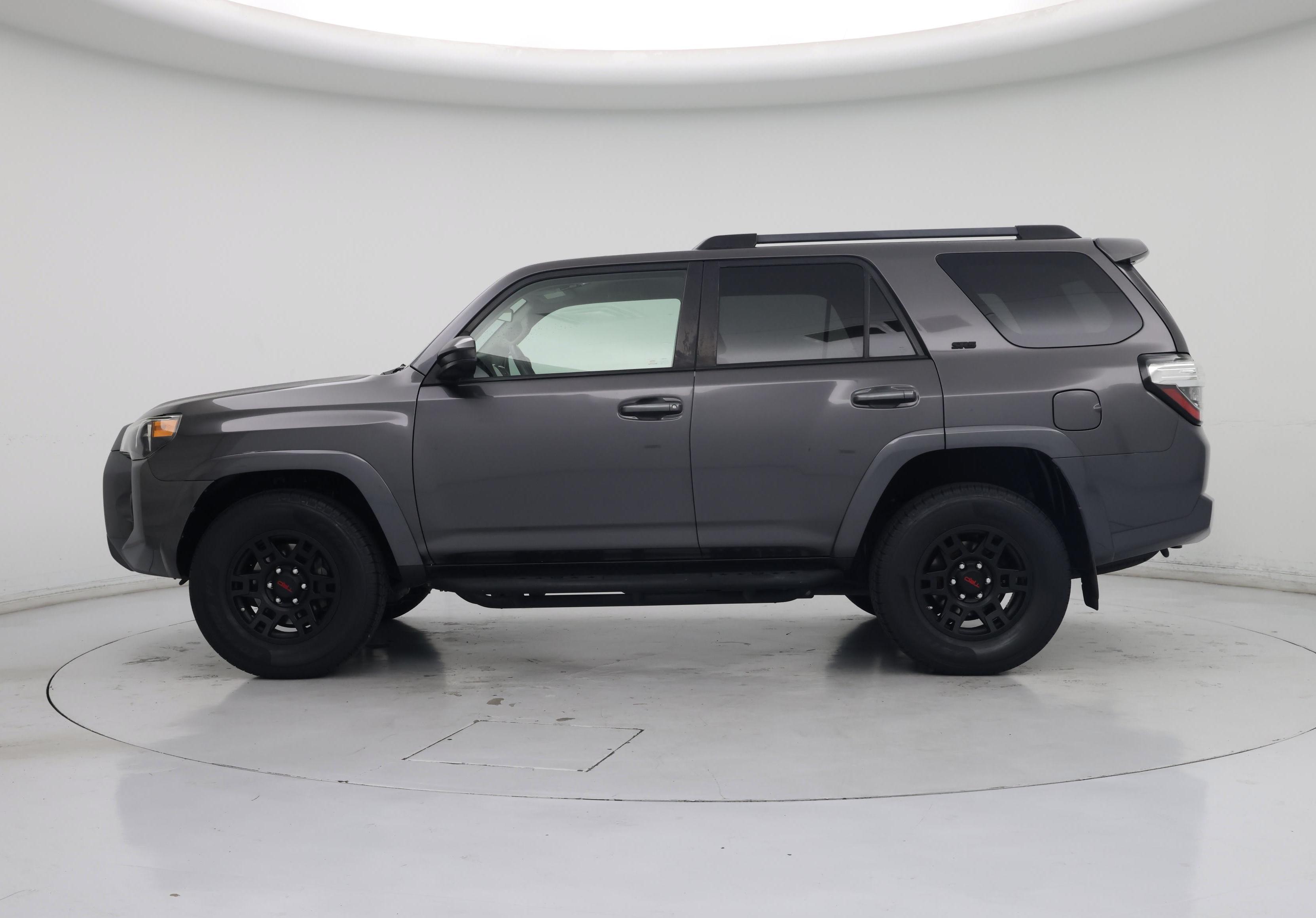 Thumbnail: 2015 Toyota 4Runner - 3