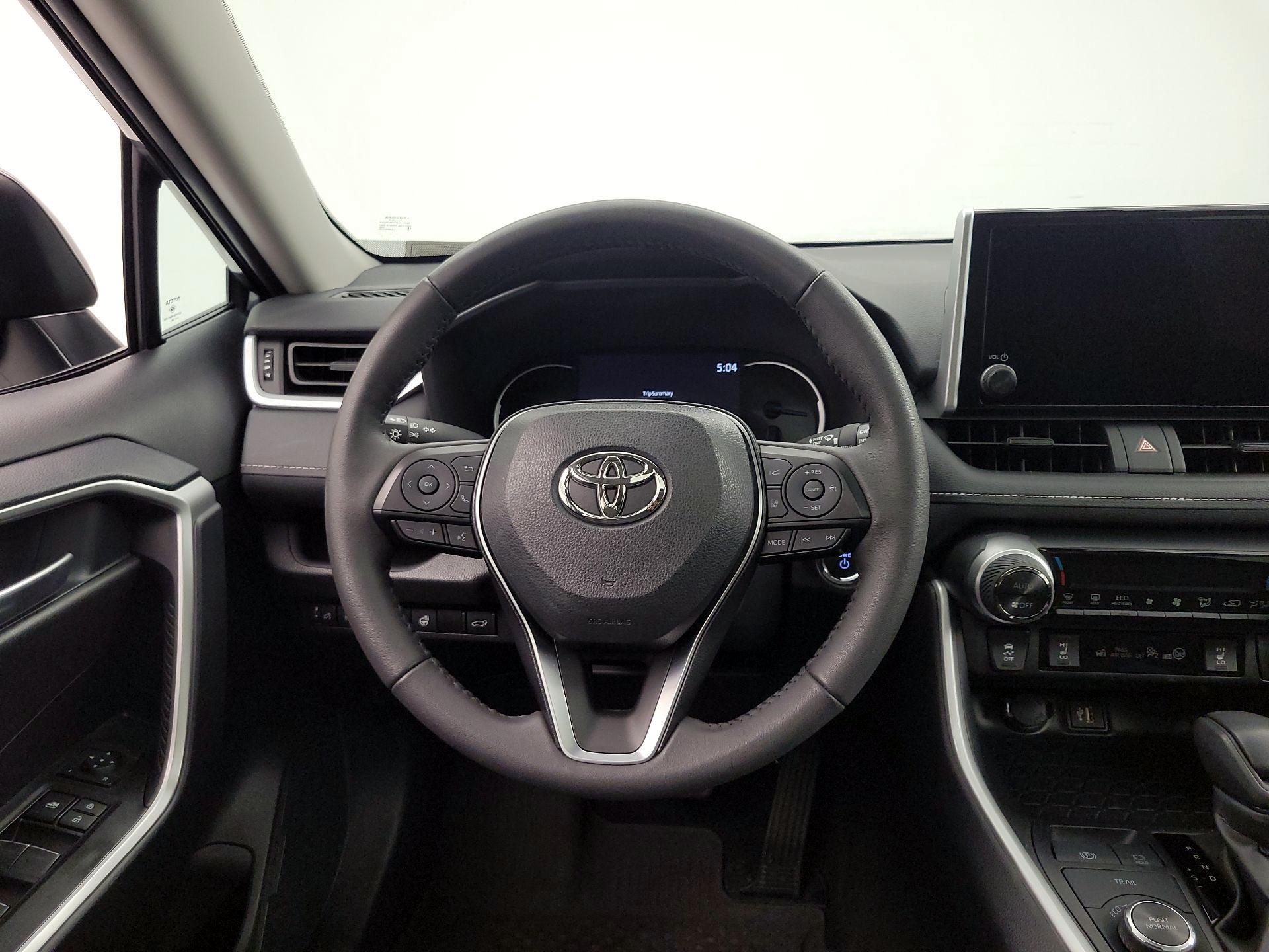Thumbnail: 2025 Toyota RAV4 - 10