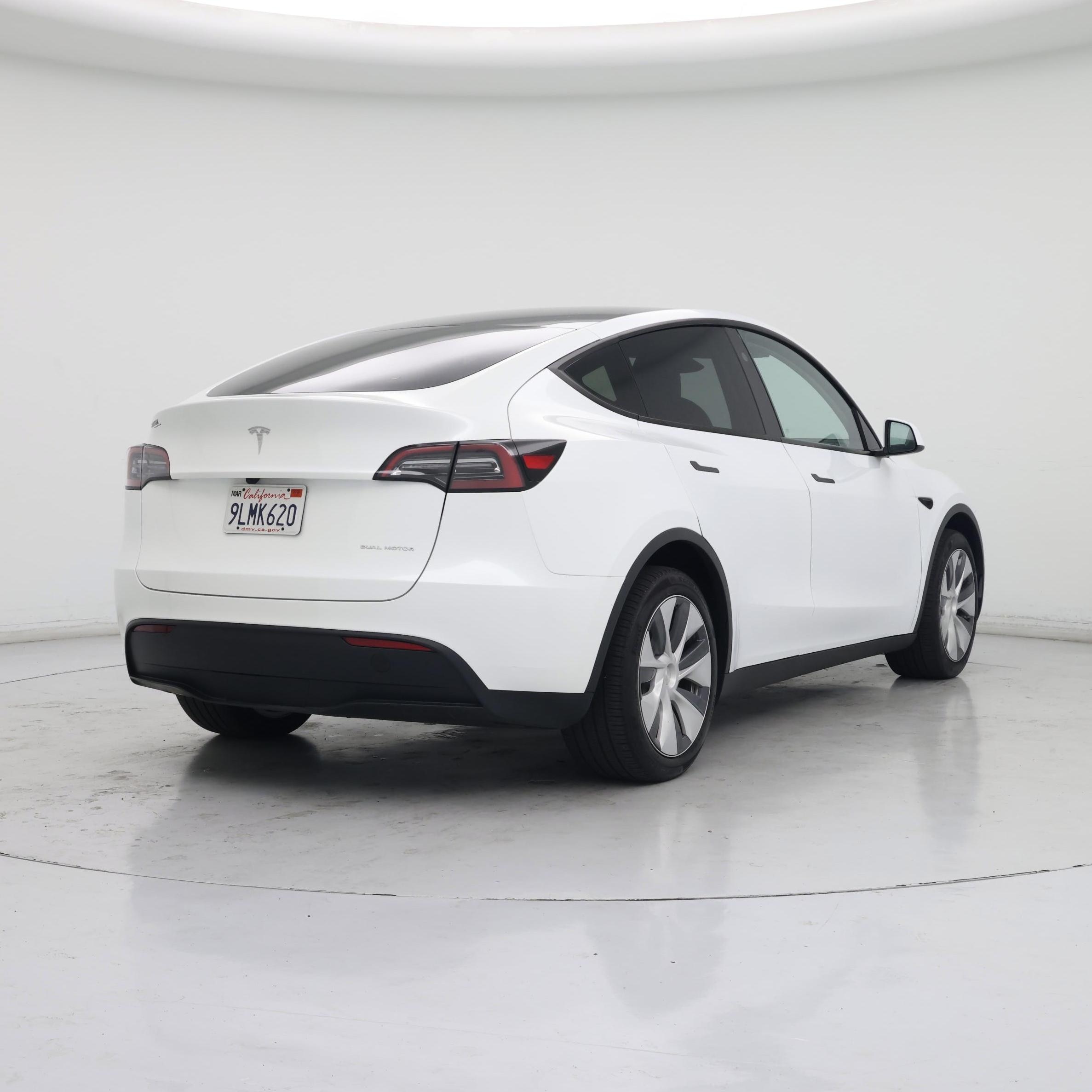 Thumbnail: 2024 Tesla Model Y - 8