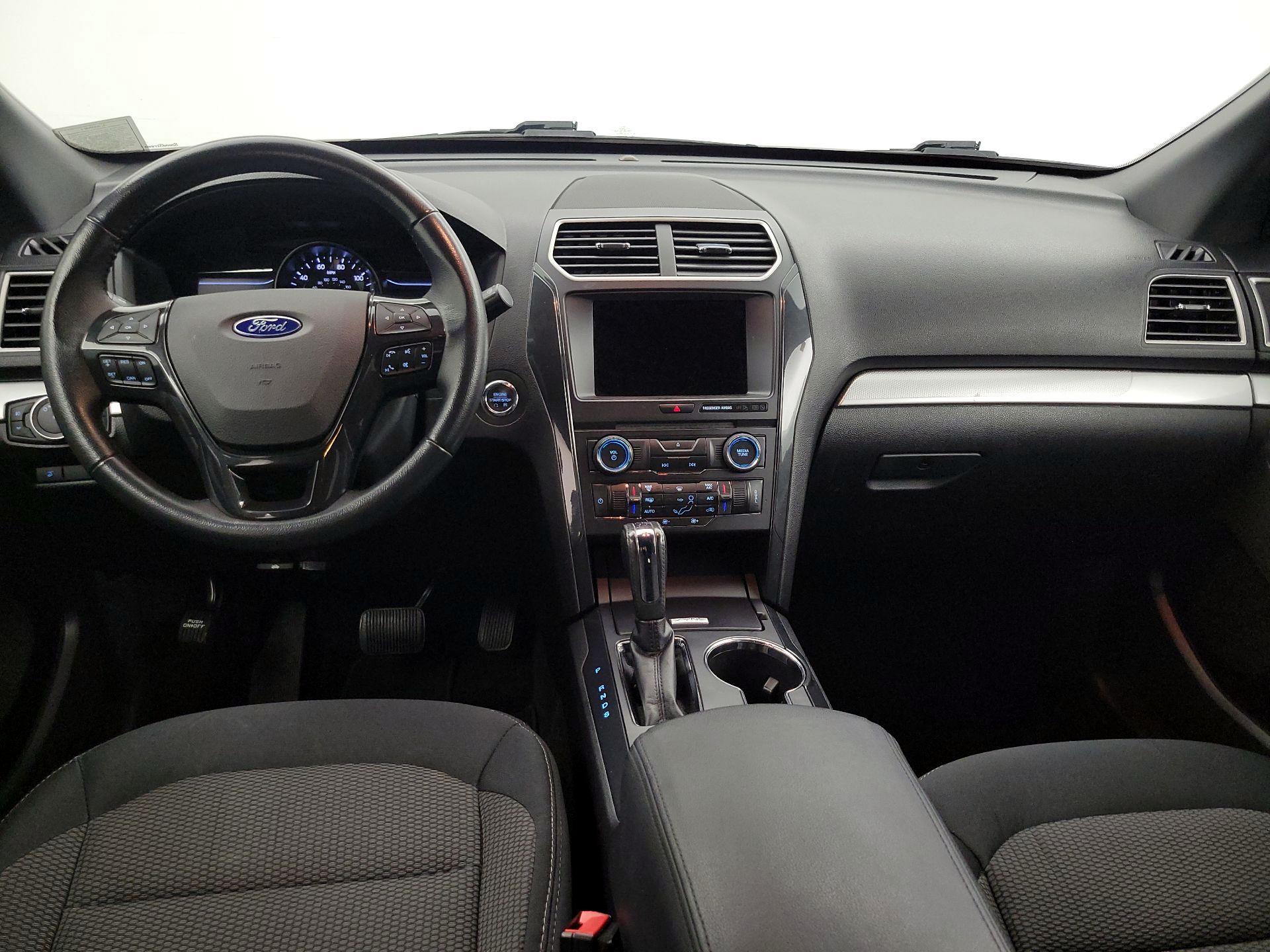 Thumbnail: 2017 Ford Explorer - 9