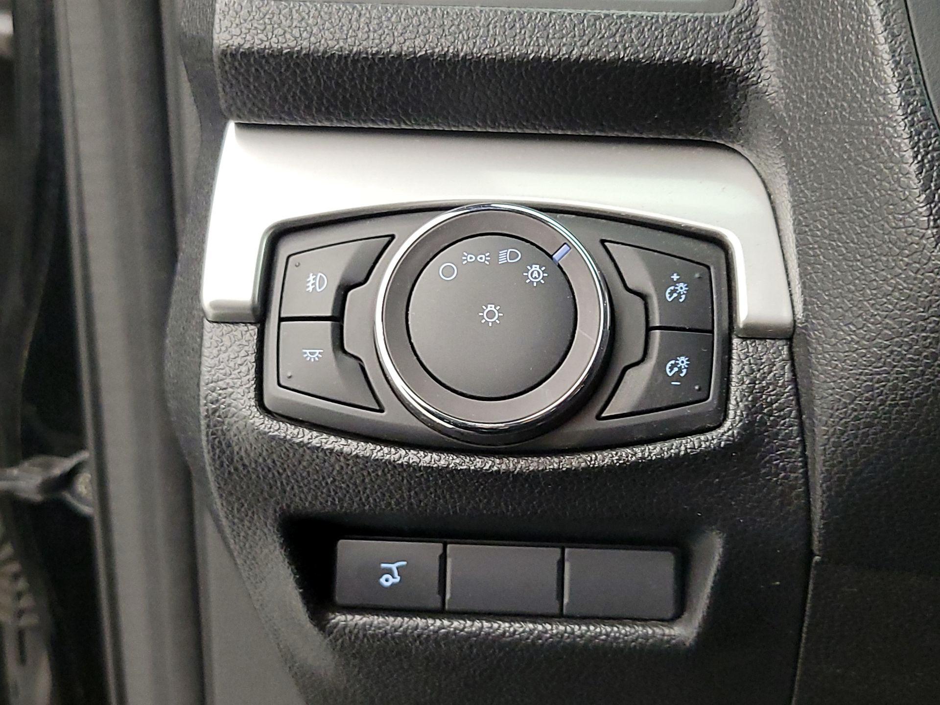 Thumbnail: 2017 Ford Explorer - 13