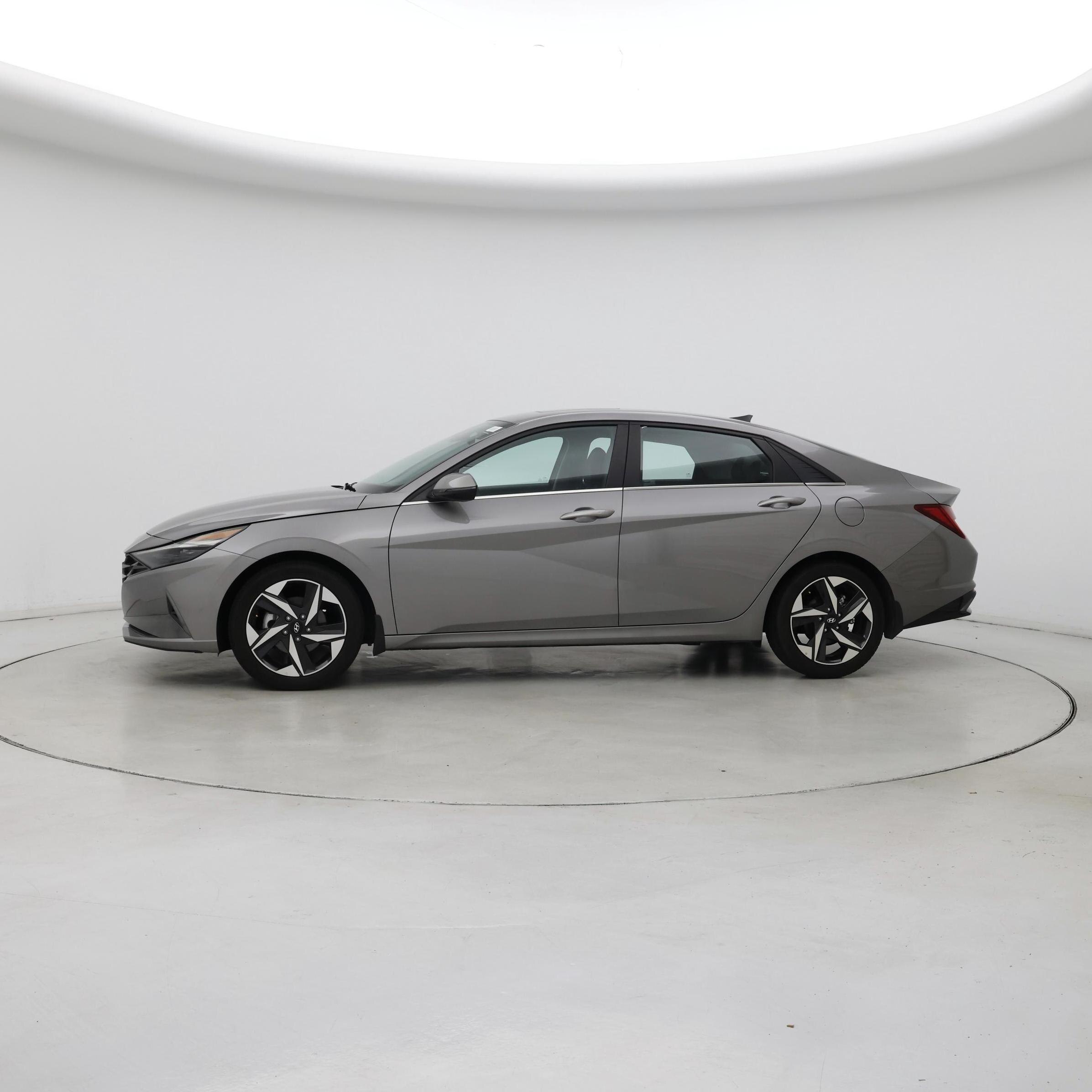 Thumbnail: 2023 Hyundai Elantra - 3