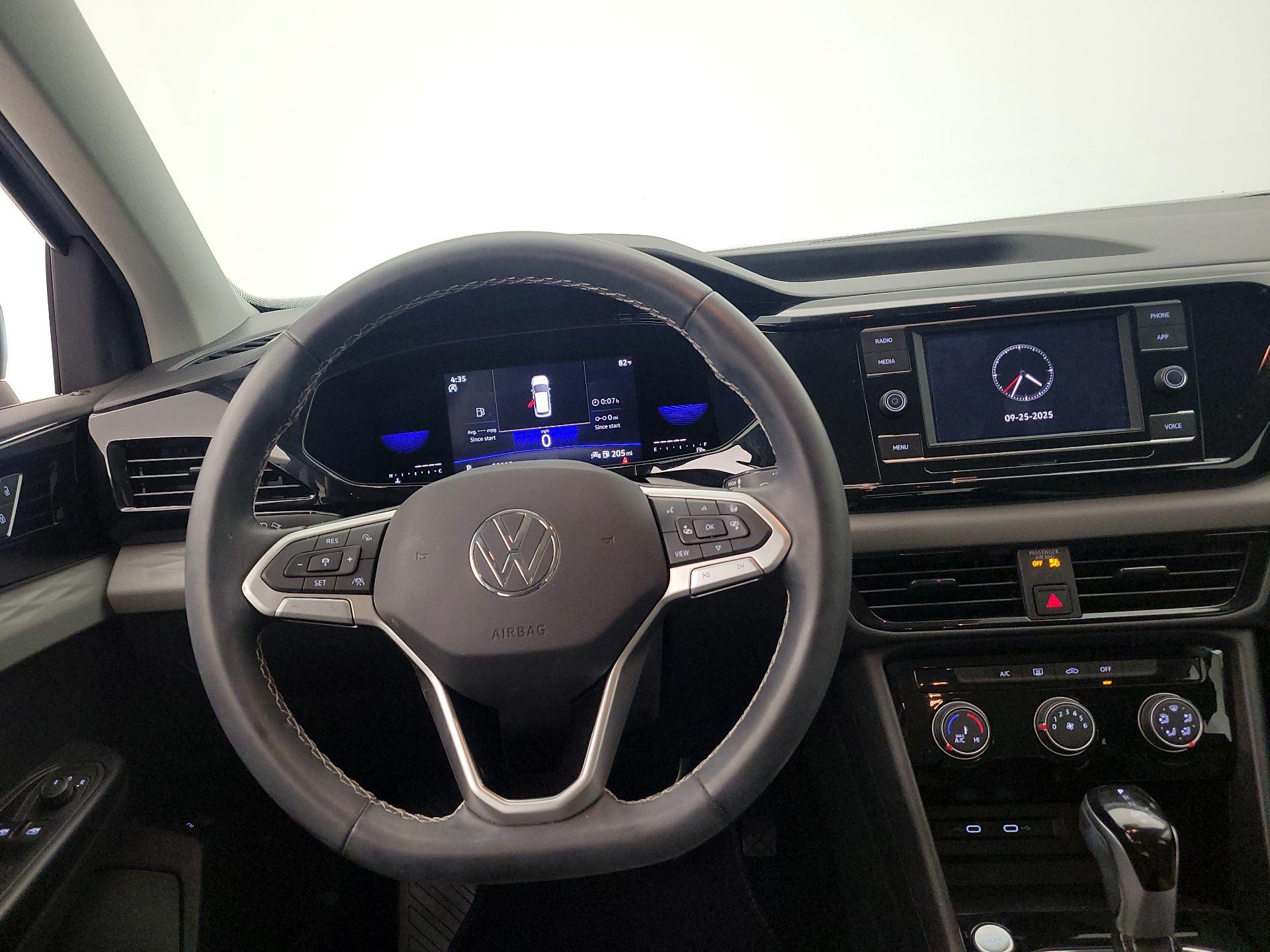 Thumbnail: 2023 Volkswagen Taos - 10