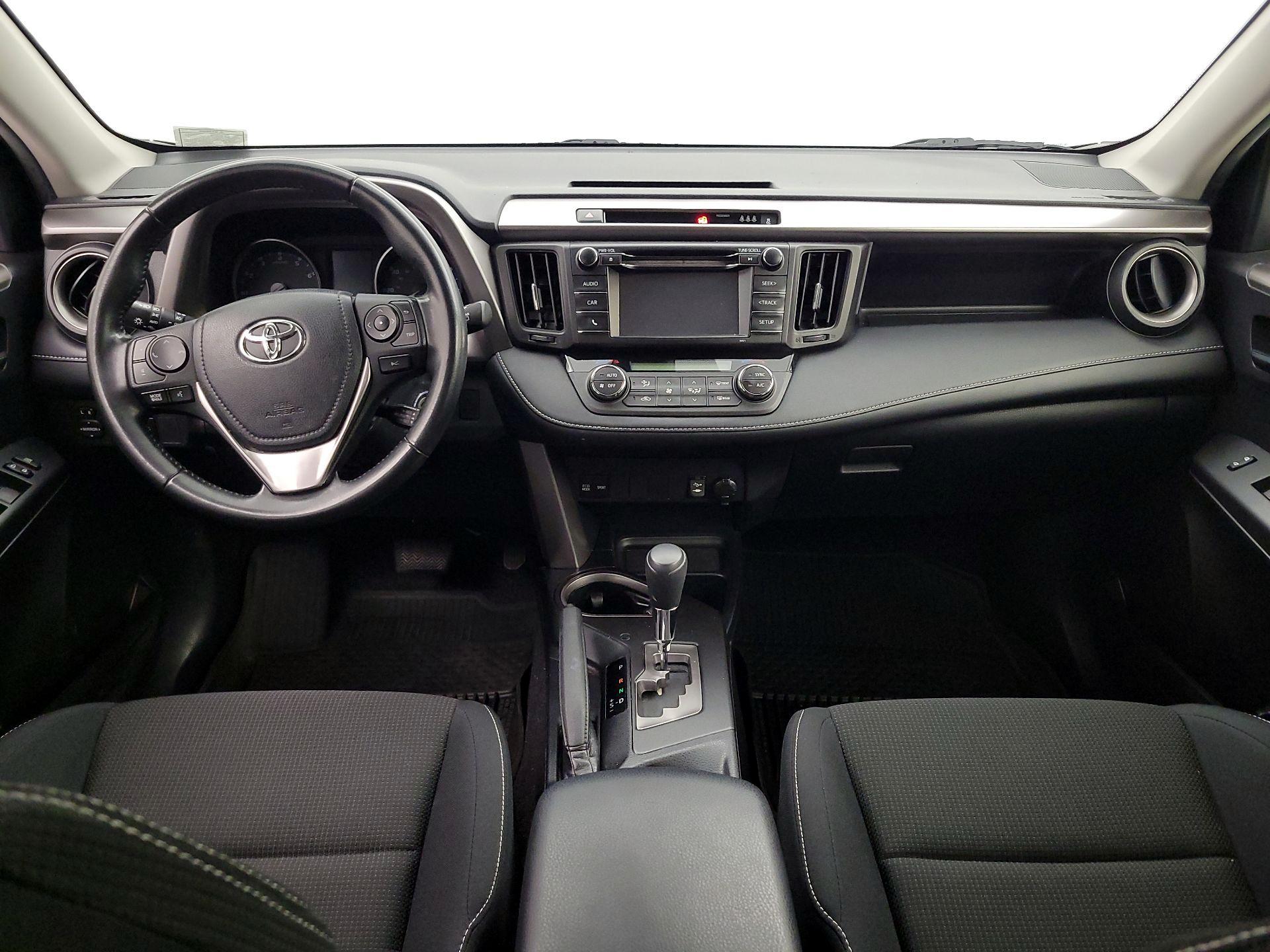 Thumbnail: 2017 Toyota RAV4 - 9