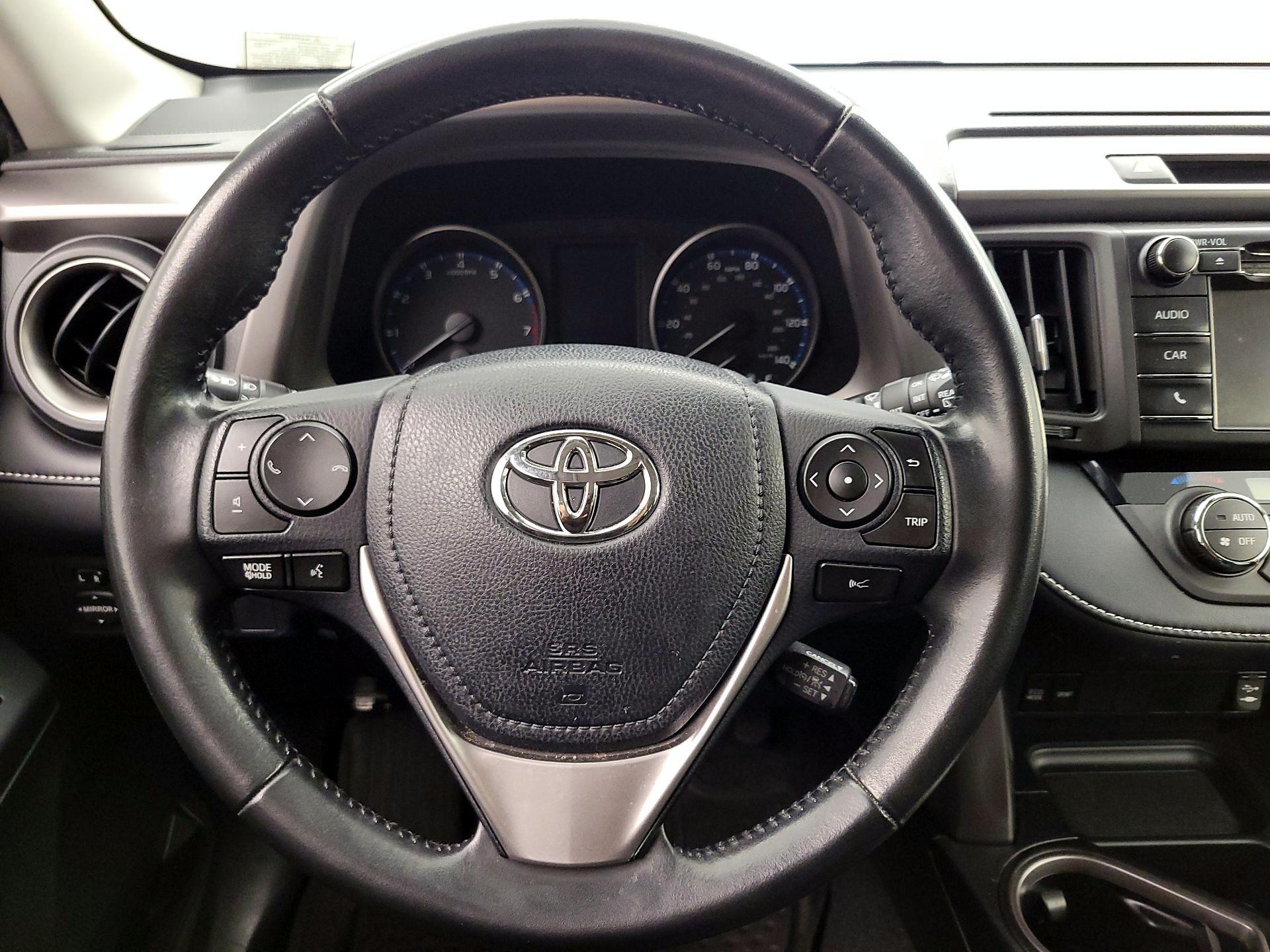 Thumbnail: 2017 Toyota RAV4 - 10