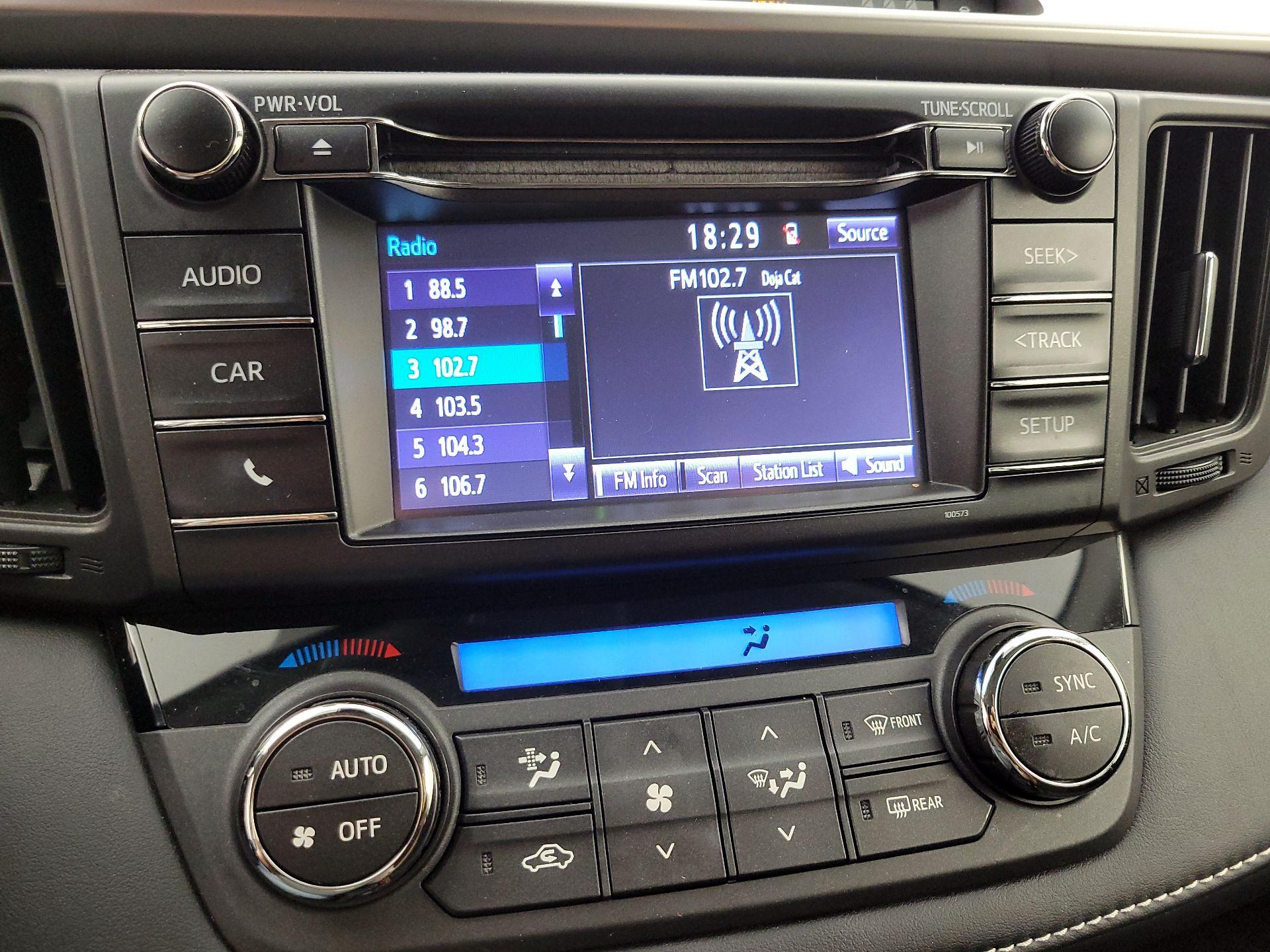 Thumbnail: 2017 Toyota RAV4 - 15