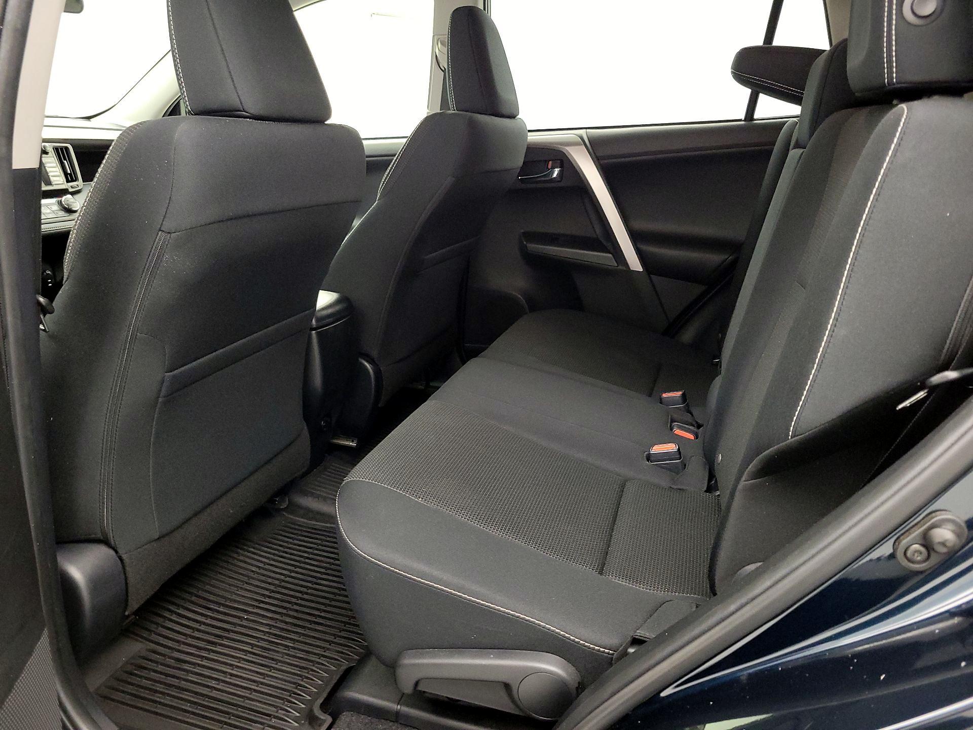 Thumbnail: 2017 Toyota RAV4 - 20
