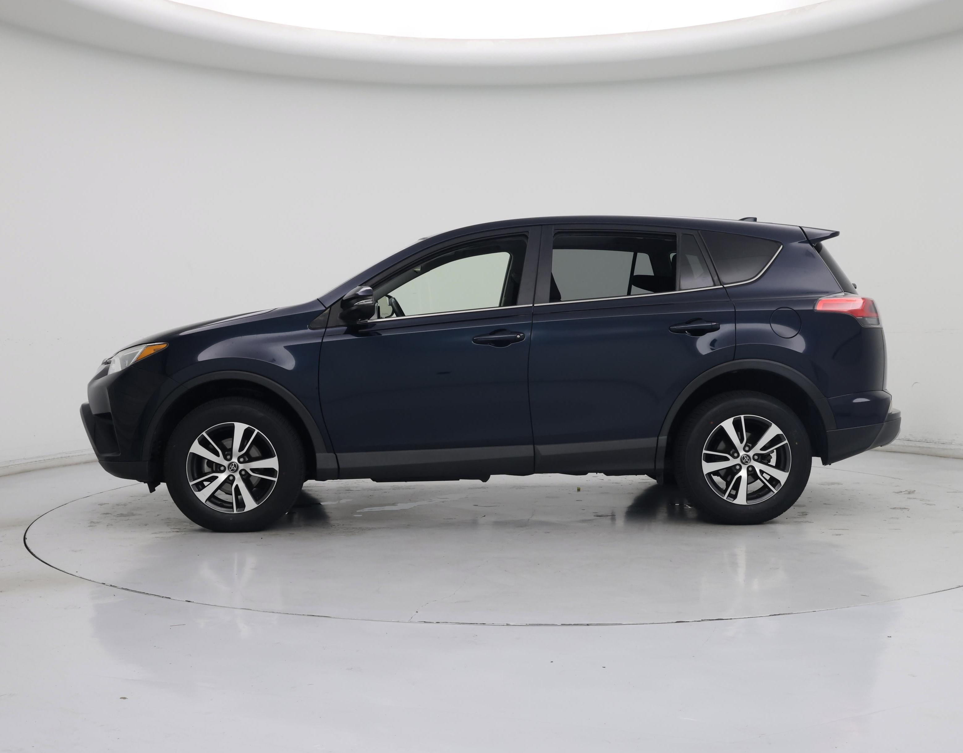 Thumbnail: 2017 Toyota RAV4 - 3