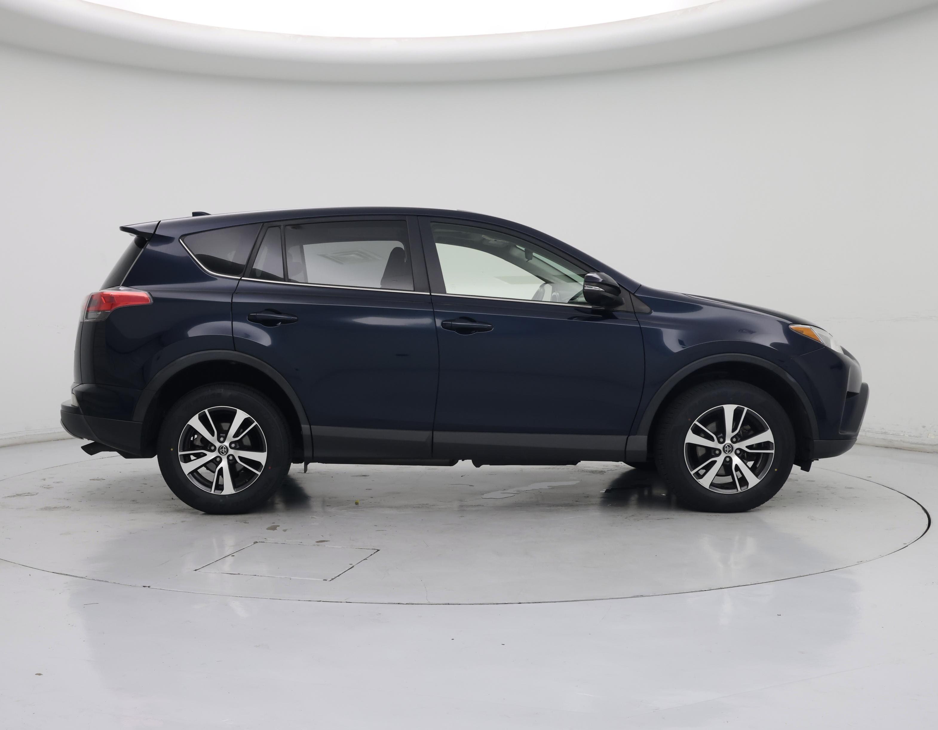 Thumbnail: 2017 Toyota RAV4 - 7