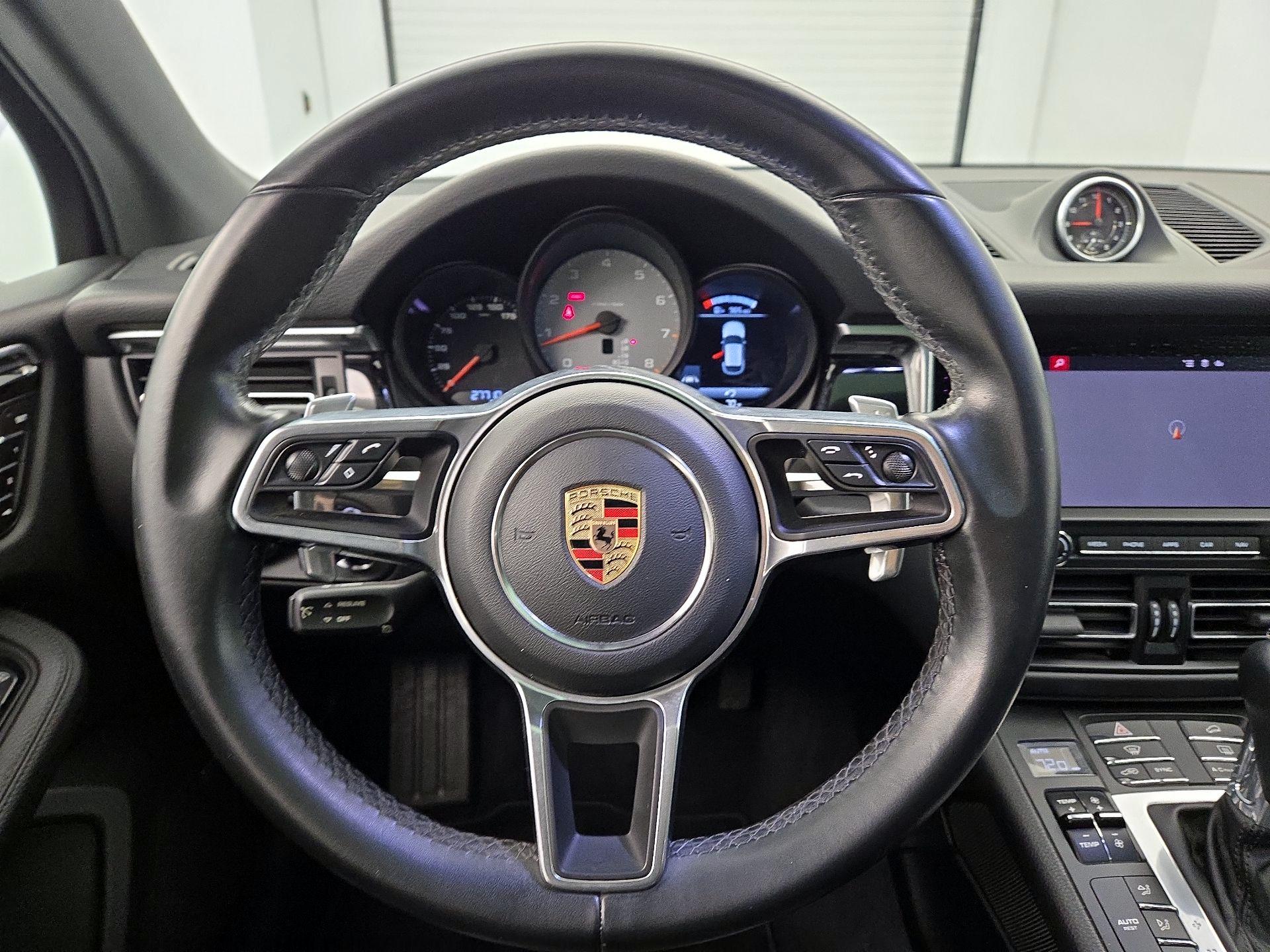 Thumbnail: 2020 Porsche Macan - 10