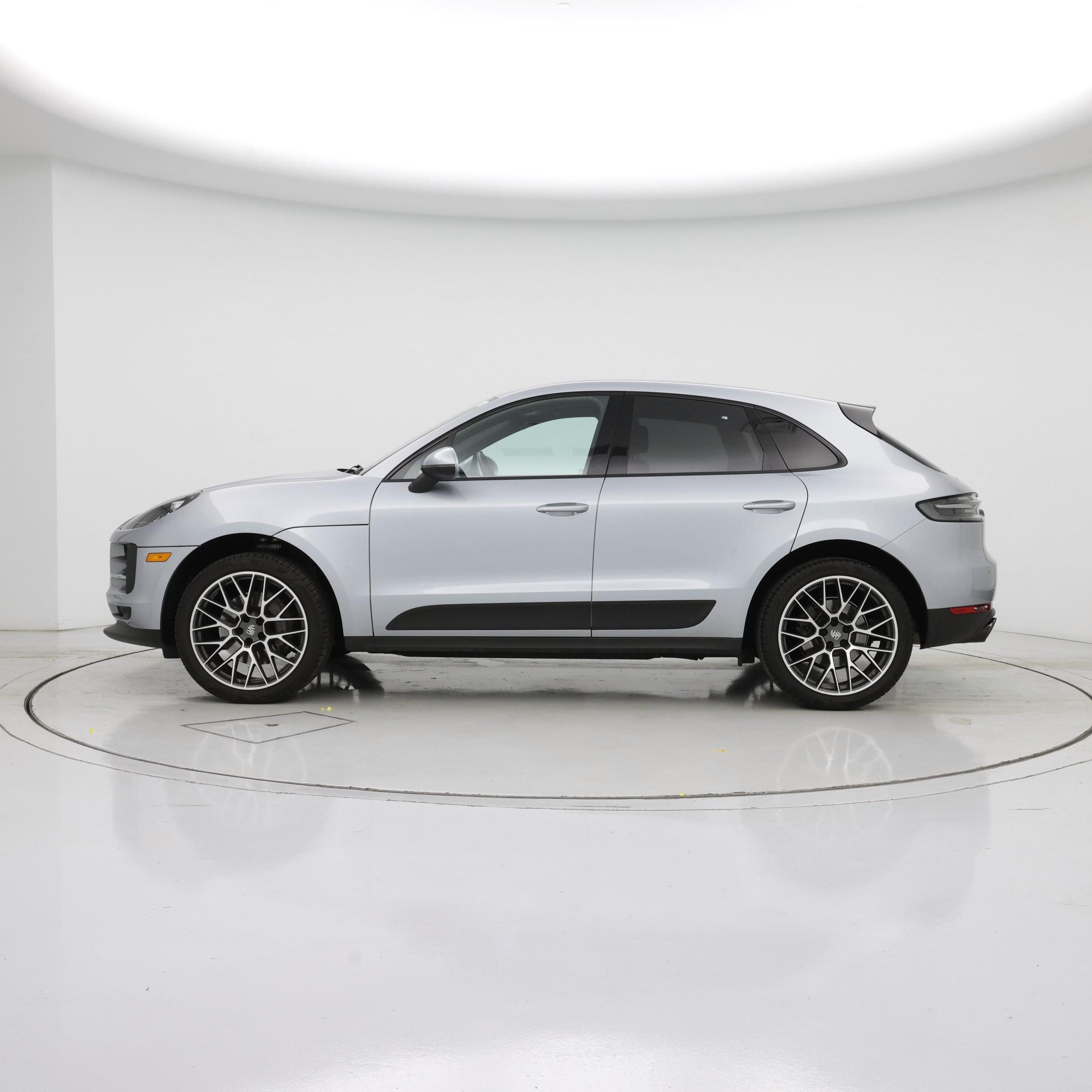 Thumbnail: 2020 Porsche Macan - 3