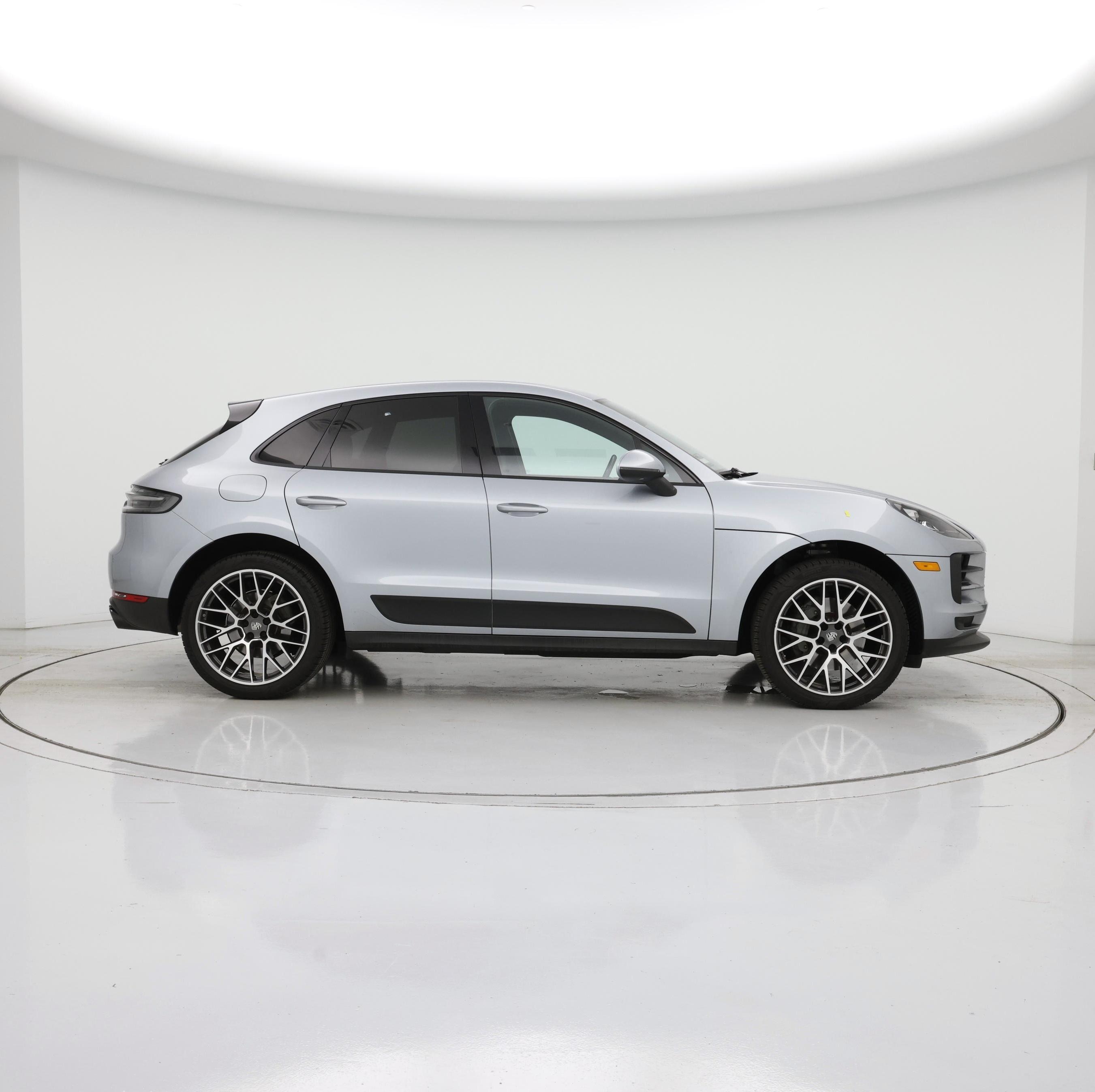 Thumbnail: 2020 Porsche Macan - 7