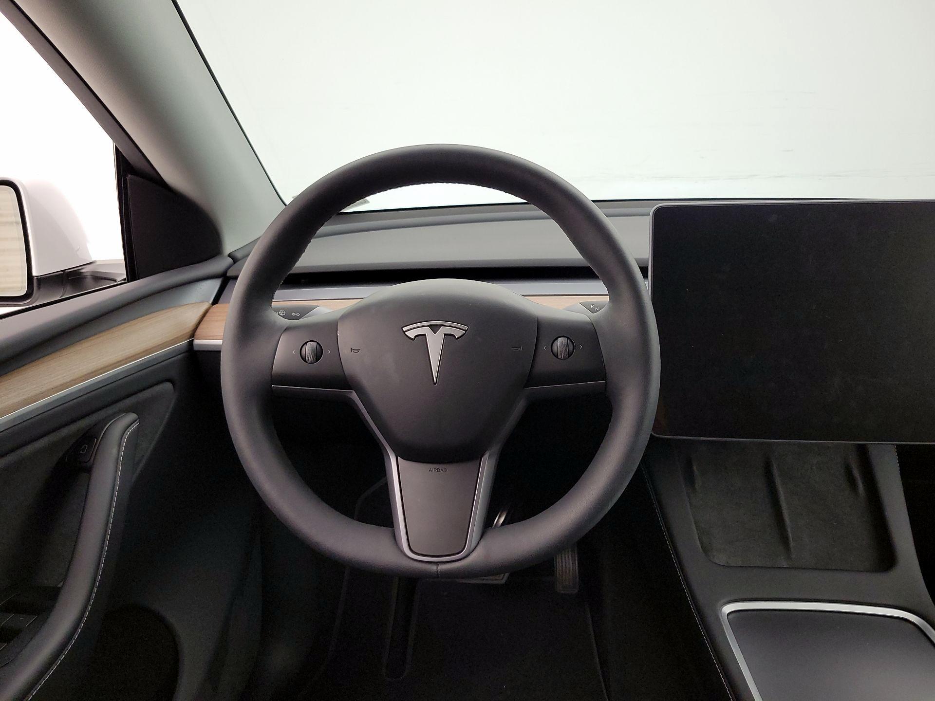 Thumbnail: 2023 Tesla Model Y - 10