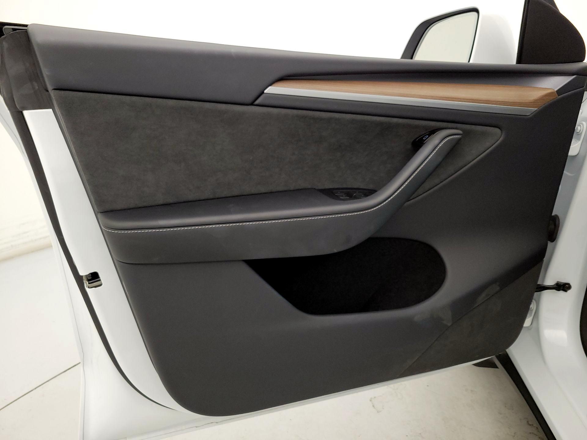 Thumbnail: 2023 Tesla Model Y - 12