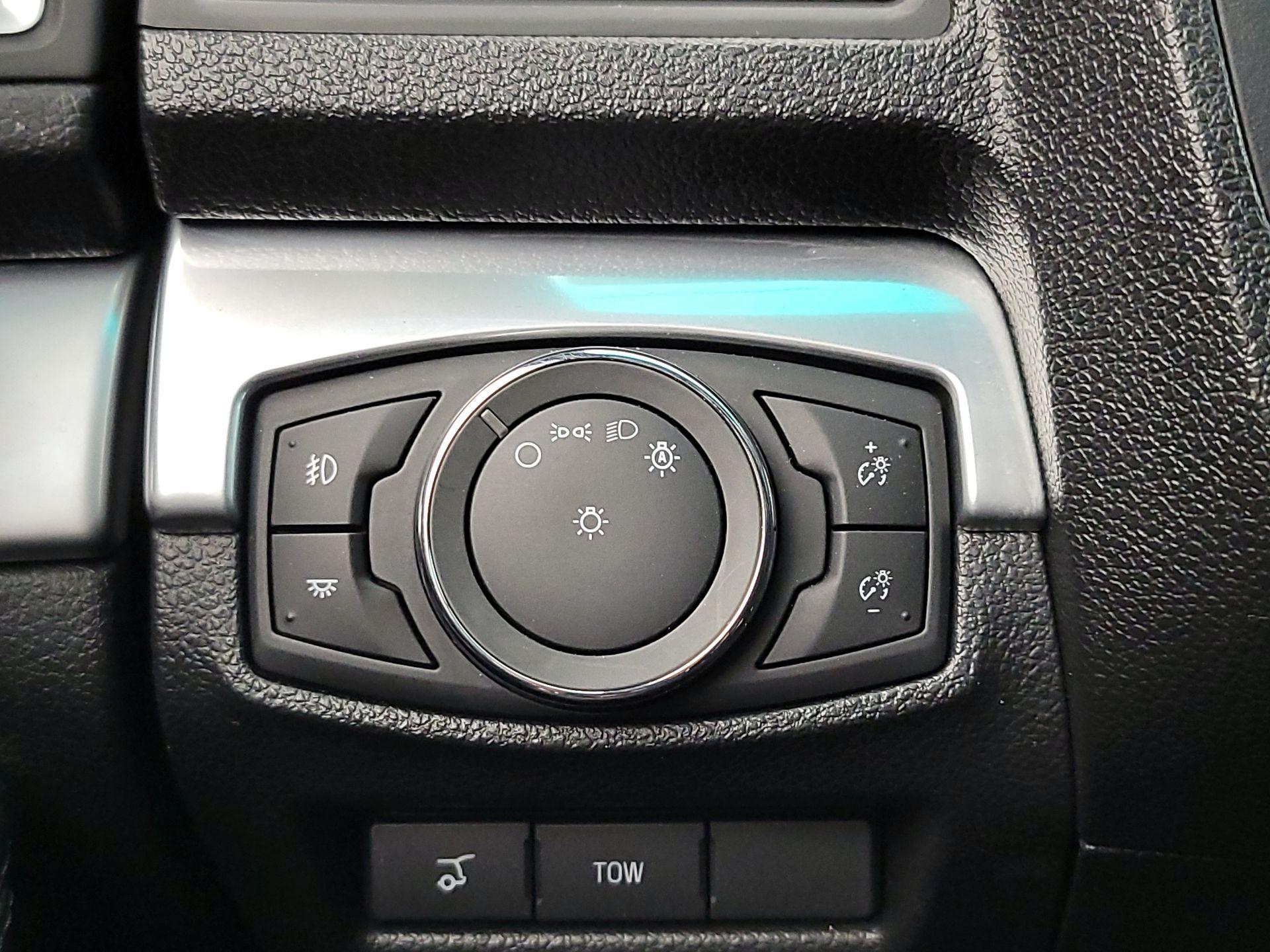 Thumbnail: 2017 Ford Explorer - 13
