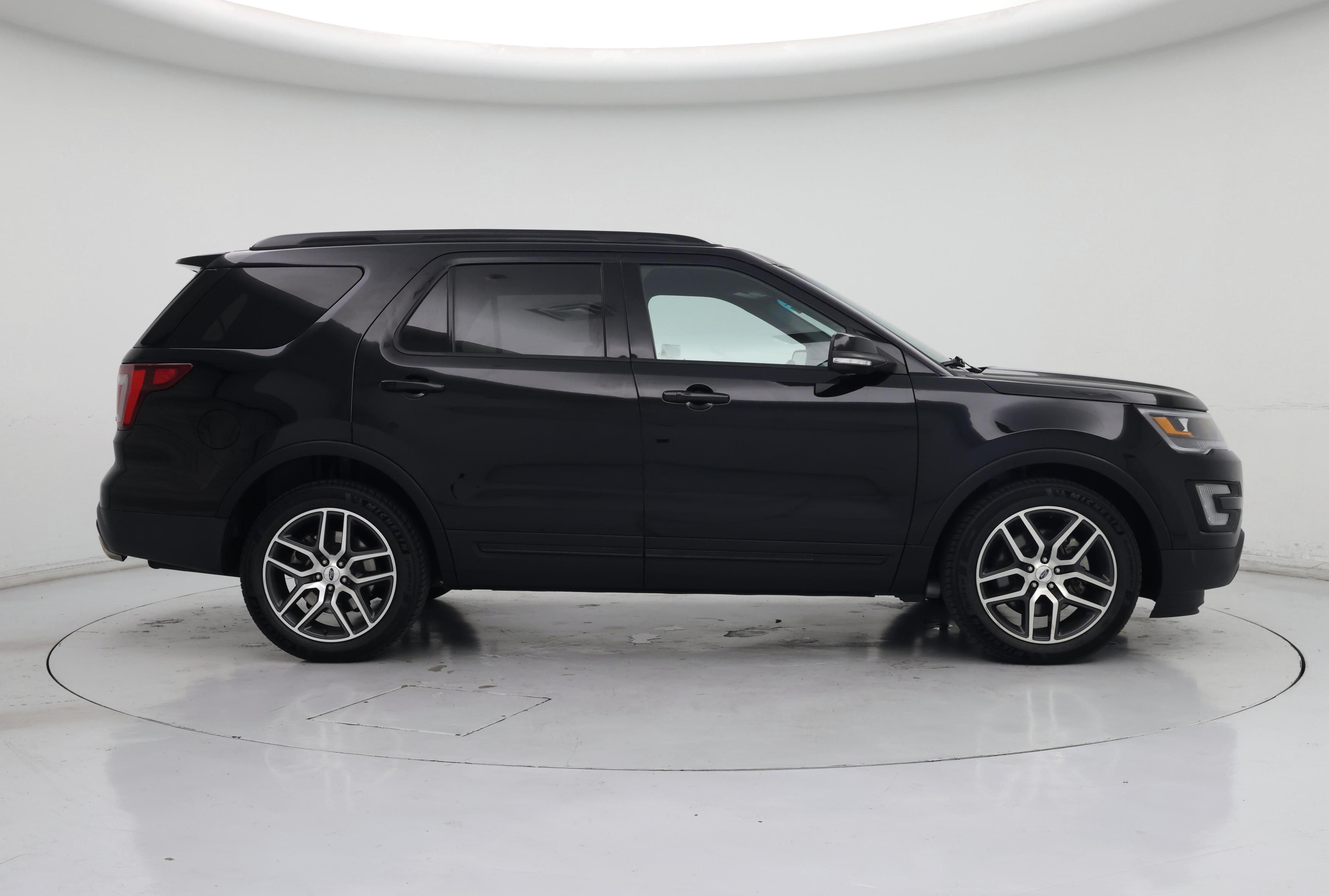 Thumbnail: 2017 Ford Explorer - 7