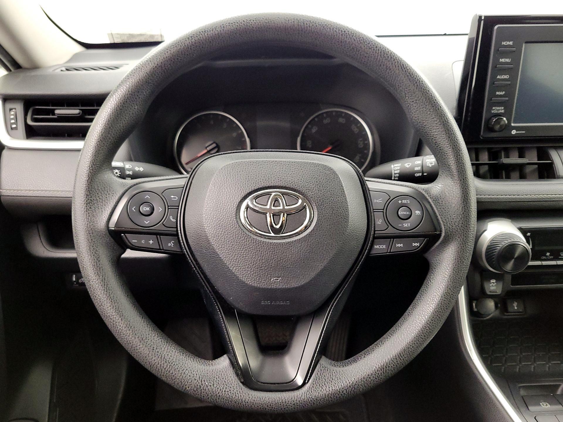 Thumbnail: 2020 Toyota RAV4 - 10