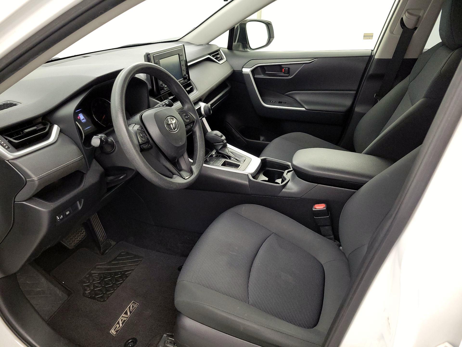 Thumbnail: 2020 Toyota RAV4 - 11