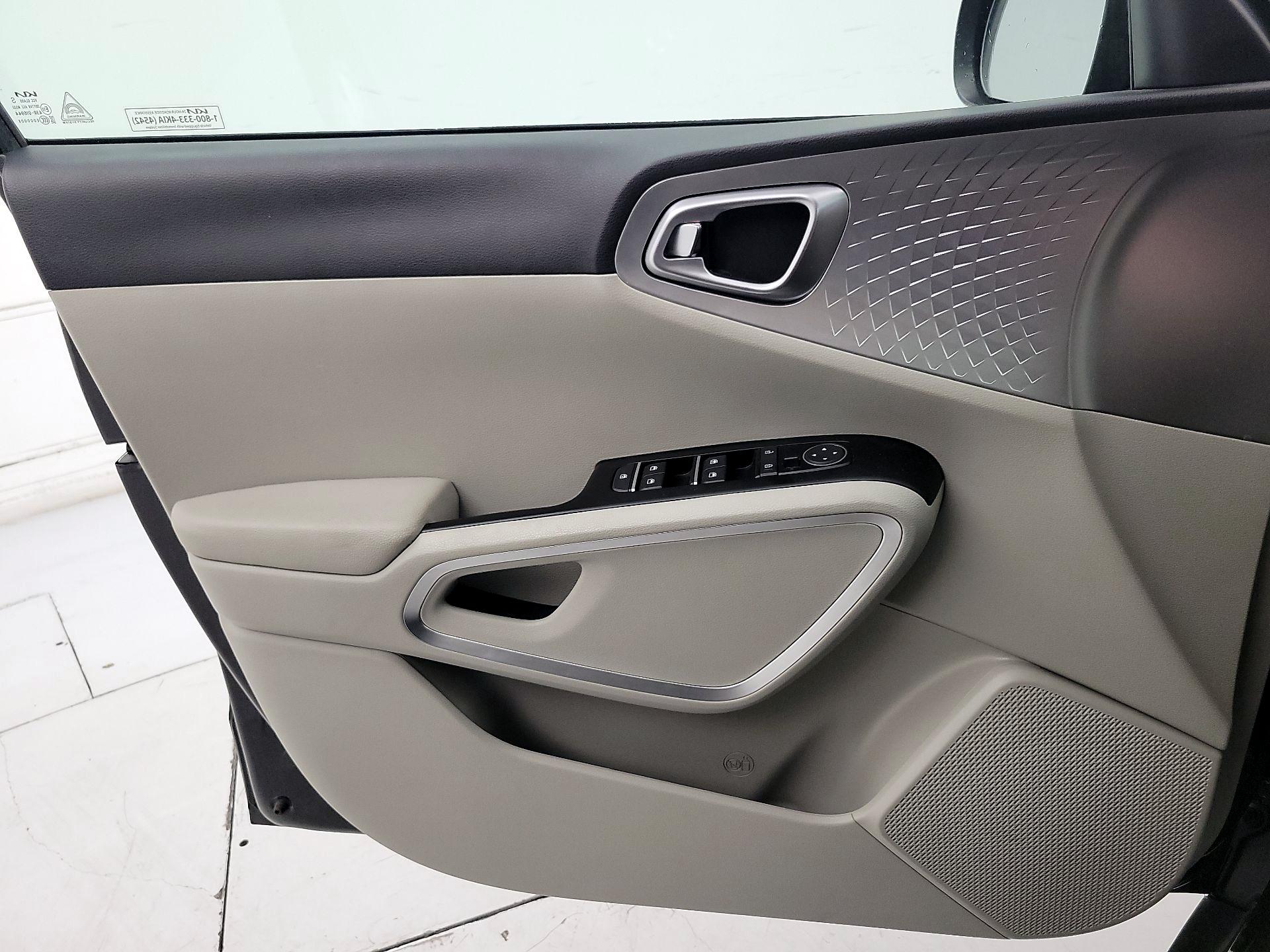 Thumbnail: 2023 Kia Soul - 12