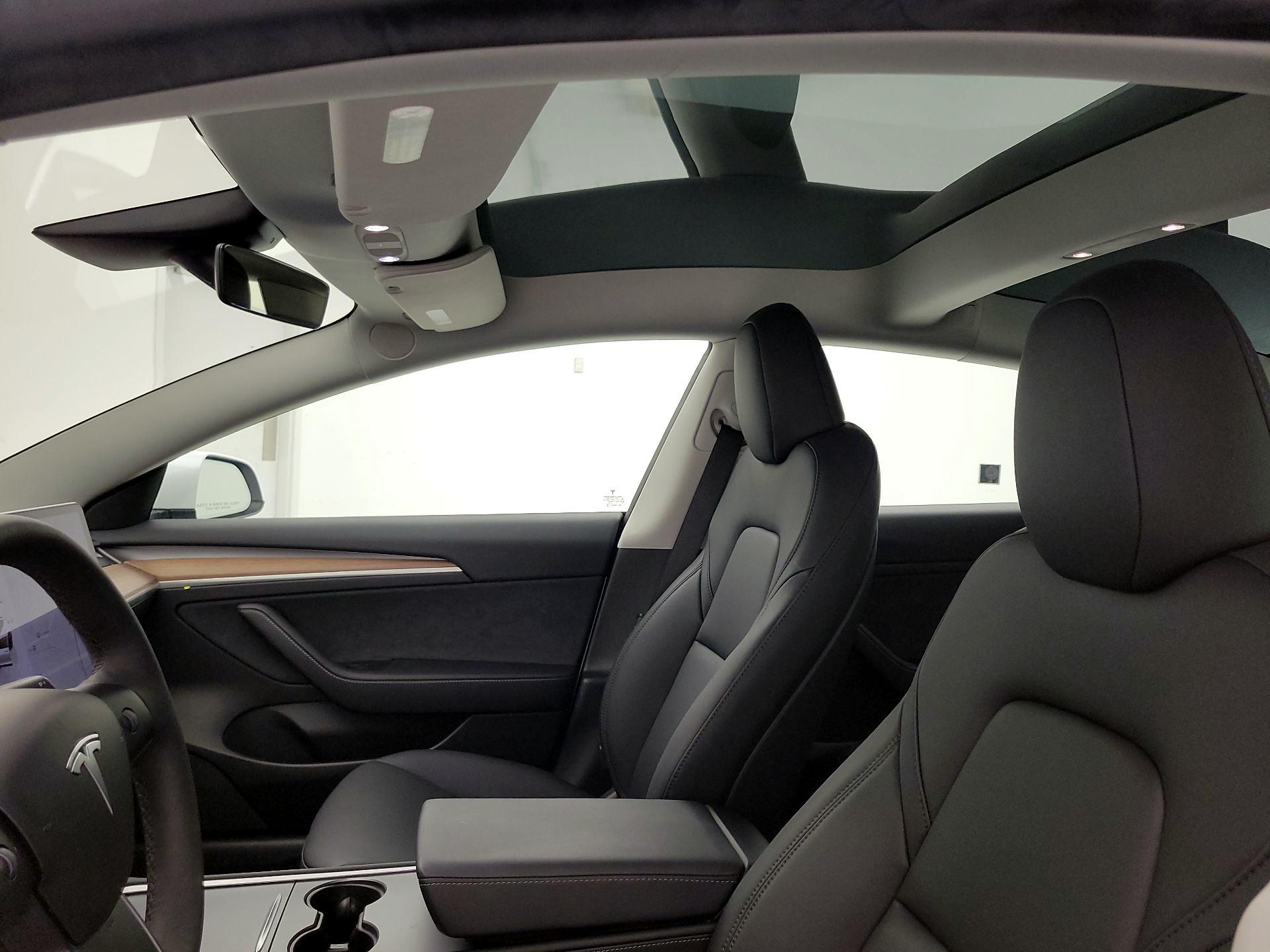 Thumbnail: 2023 Tesla Model 3 - 18