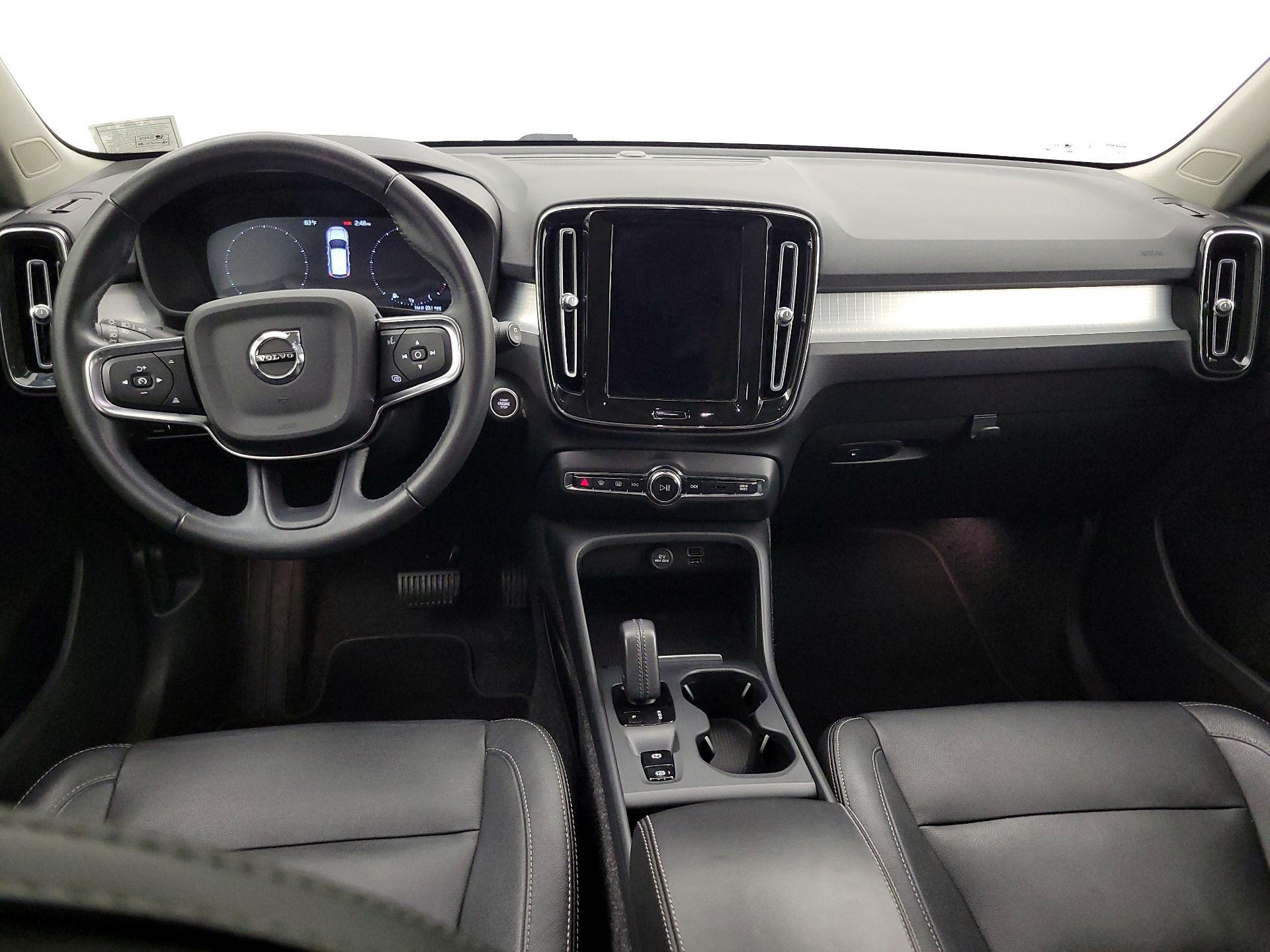 Thumbnail: 2021 Volvo XC40 - 9