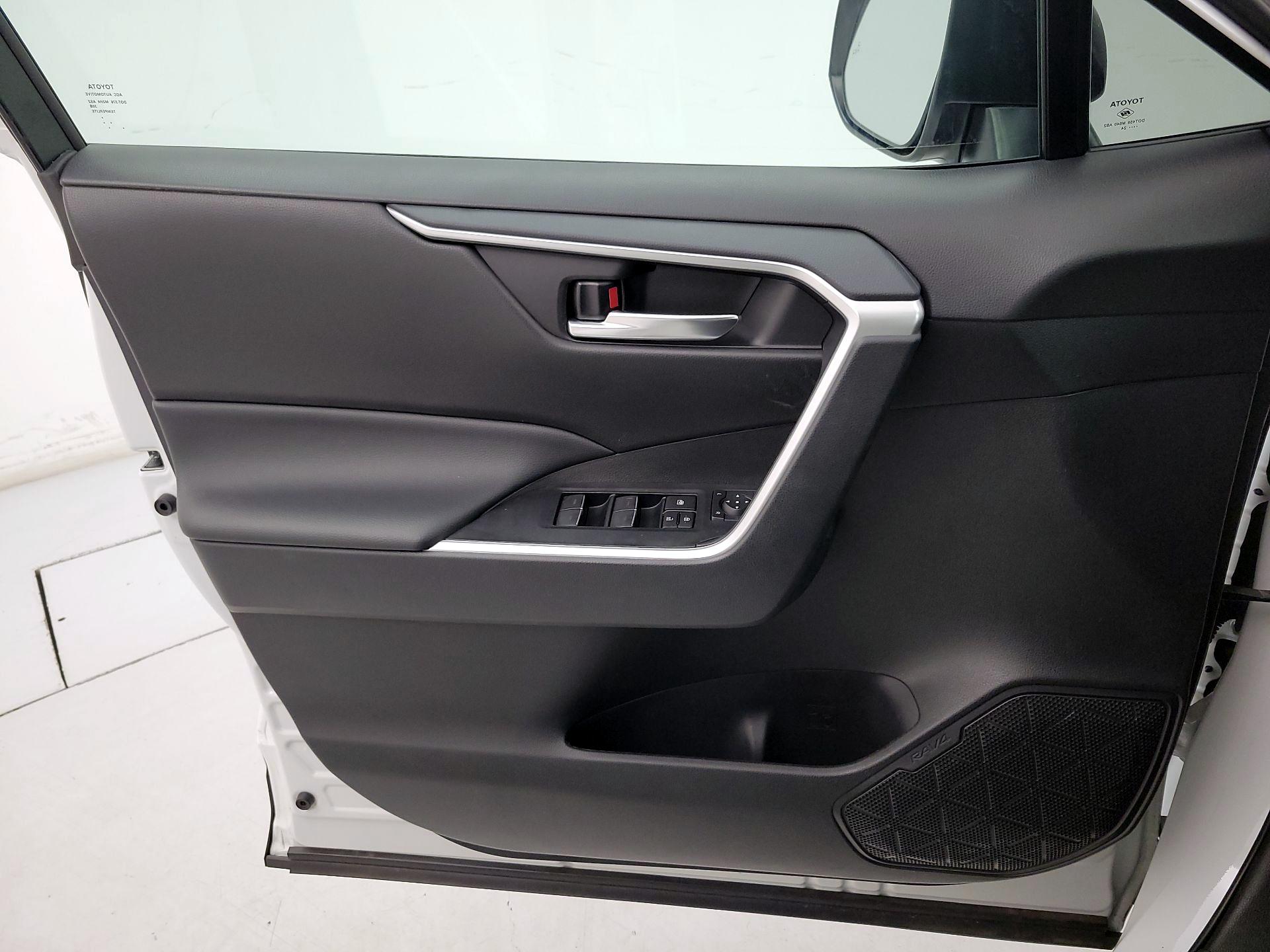 Thumbnail: 2024 Toyota RAV4 - 12