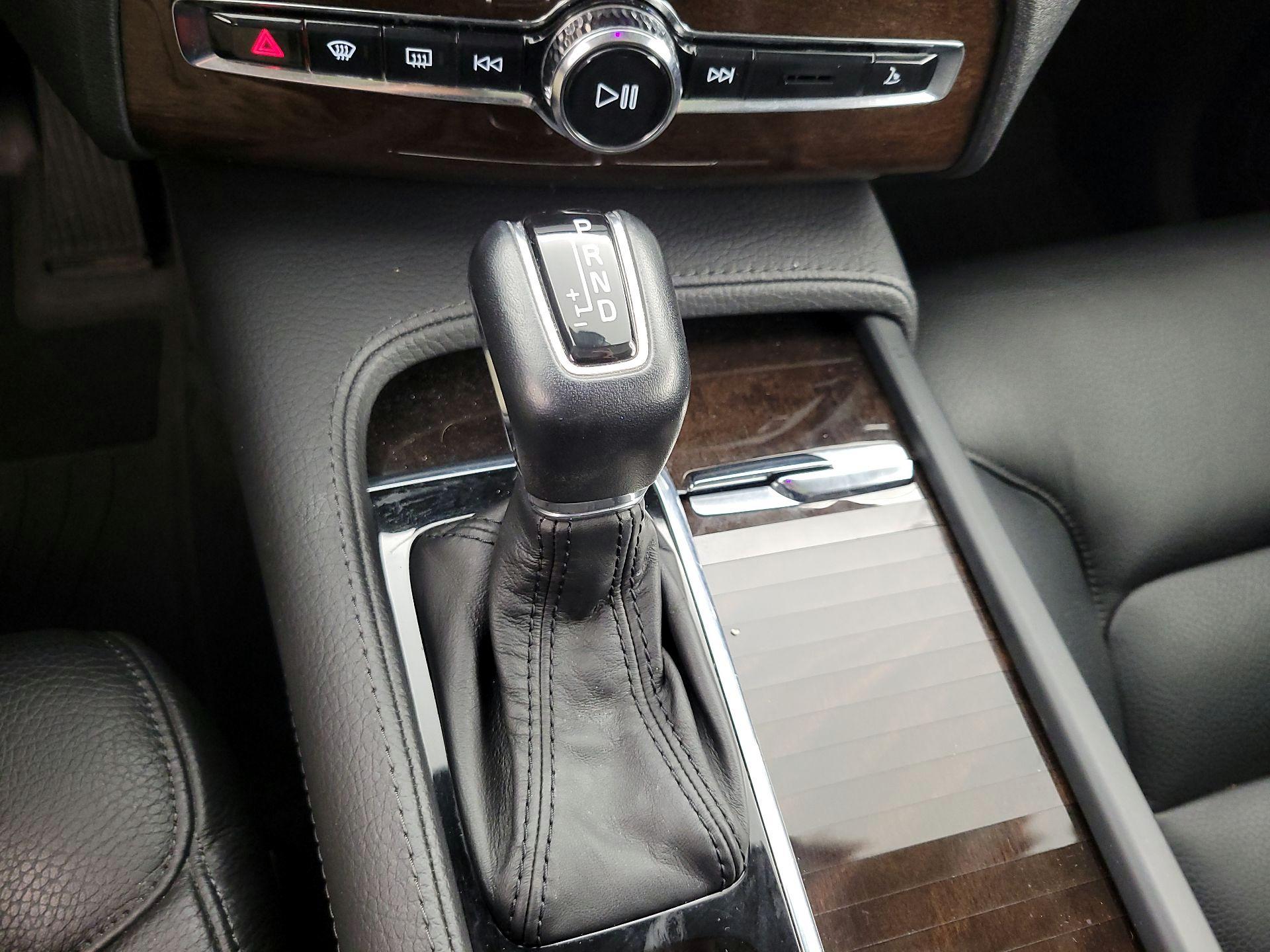 Thumbnail: 2016 Volvo XC90 - 18