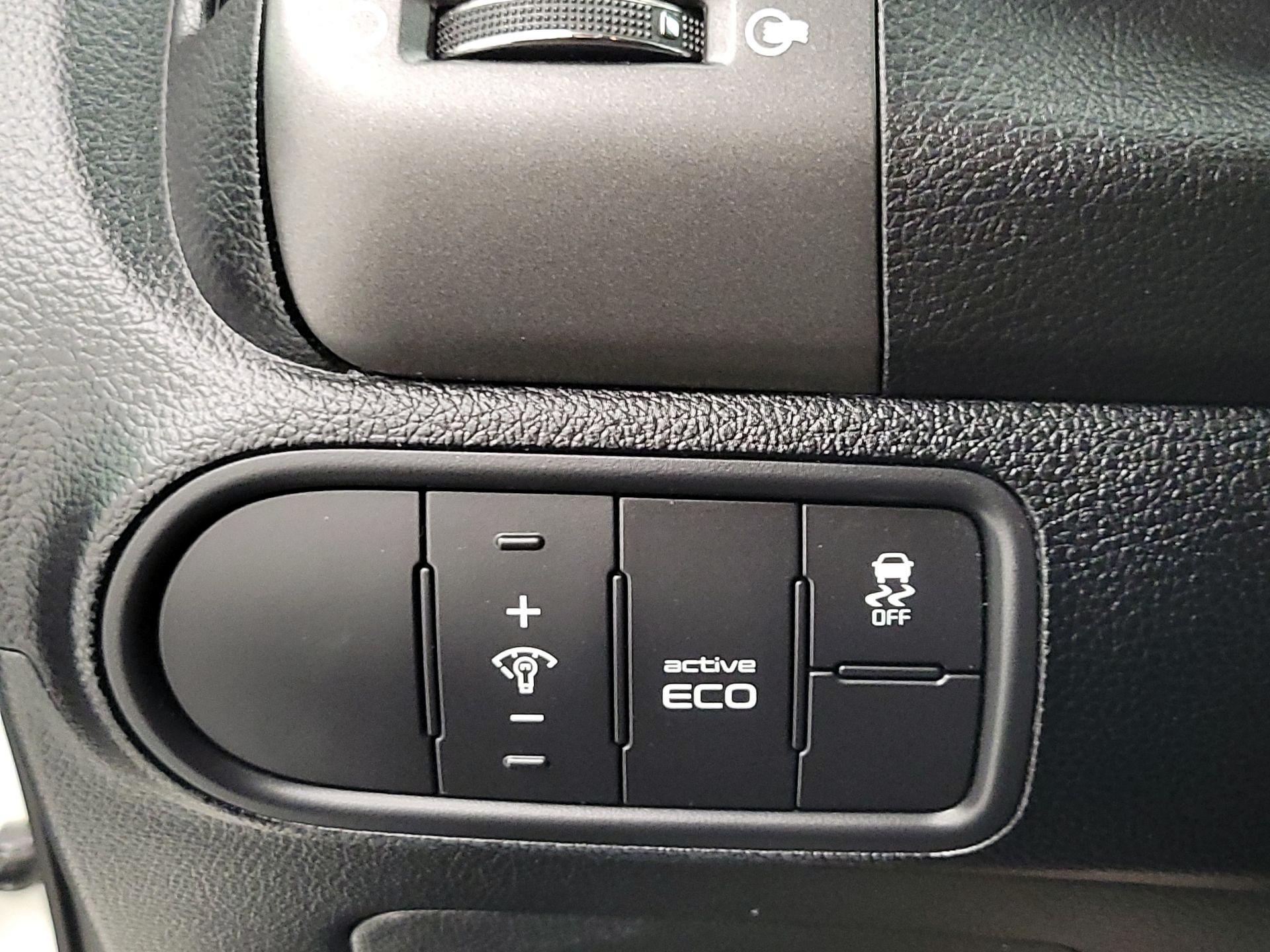 Thumbnail: 2016 Kia Forte - 13