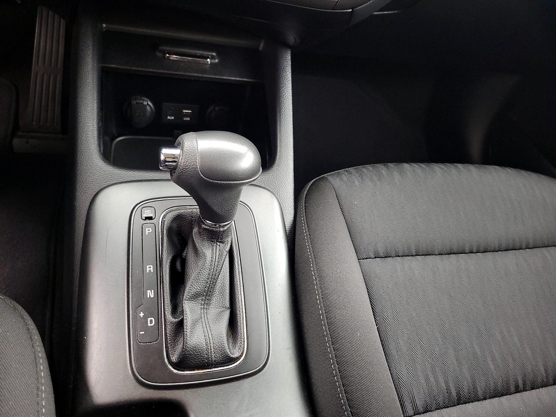 Thumbnail: 2016 Kia Forte - 16