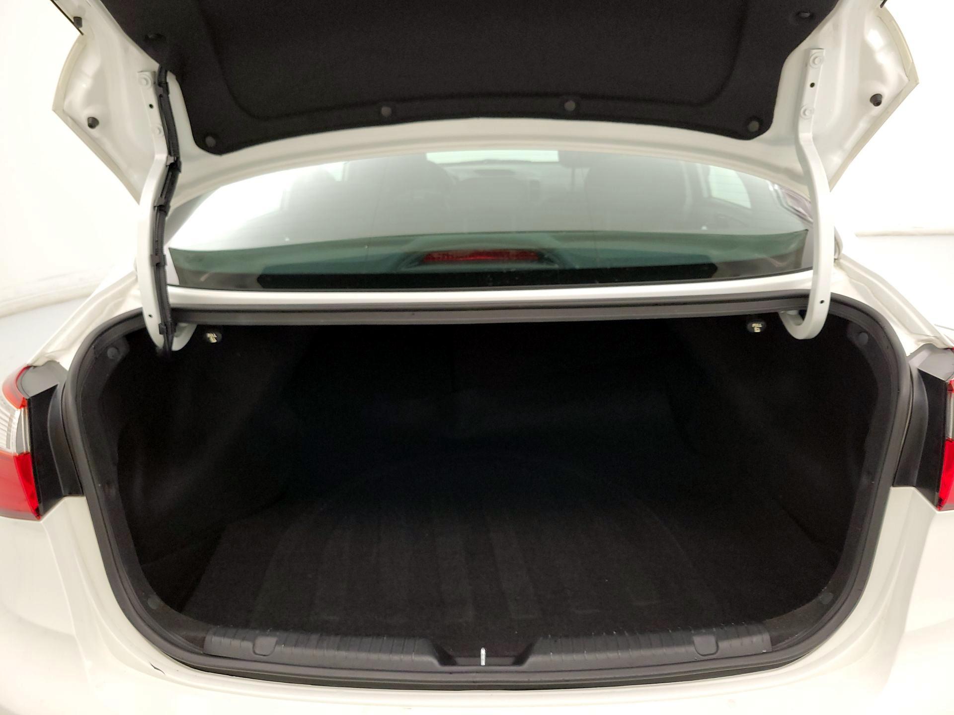Thumbnail: 2016 Kia Forte - 19