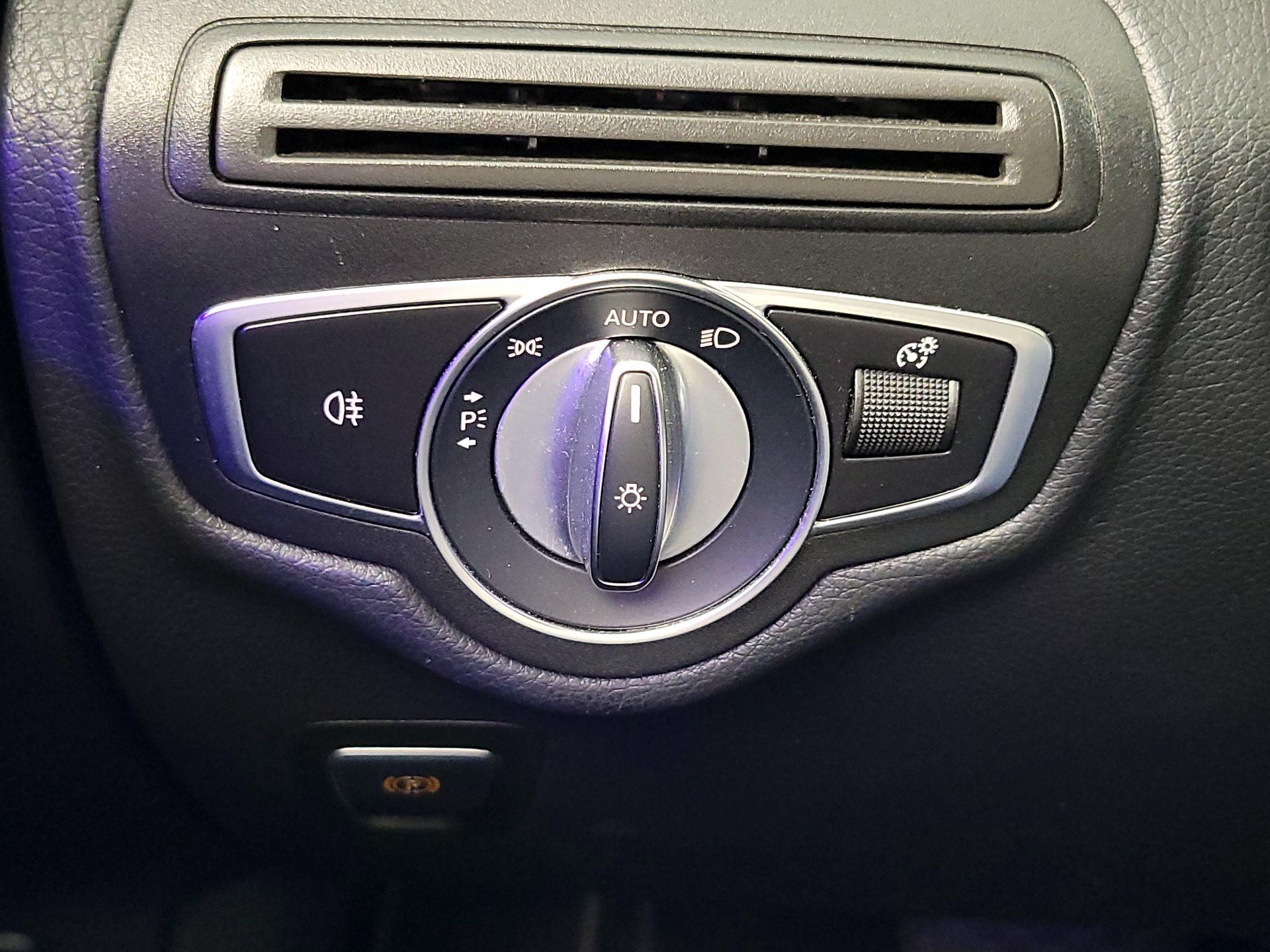 Thumbnail: 2021 Mercedes-Benz GLC - 13