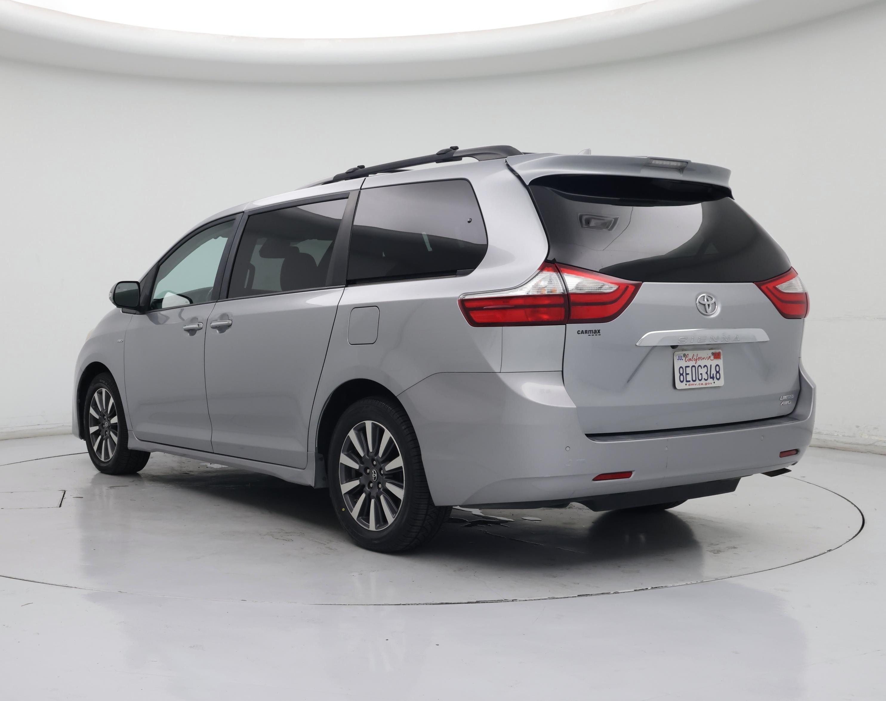 Thumbnail: 2018 Toyota Sienna - 2