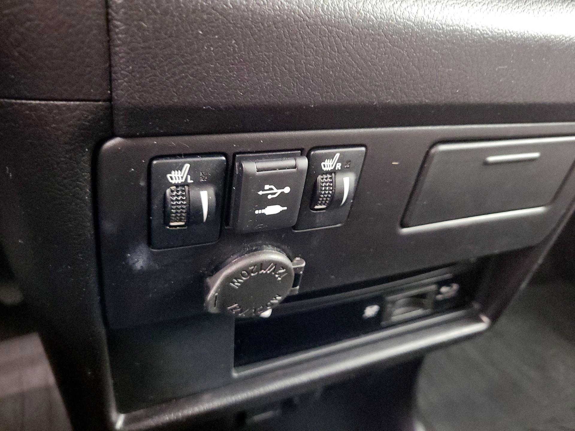 Thumbnail: 2018 Toyota Sienna - 19