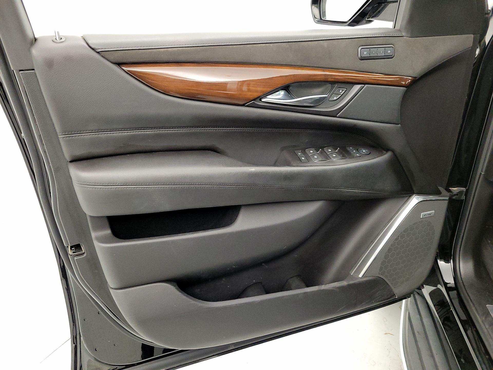 Thumbnail: 2019 Cadillac Escalade - 12