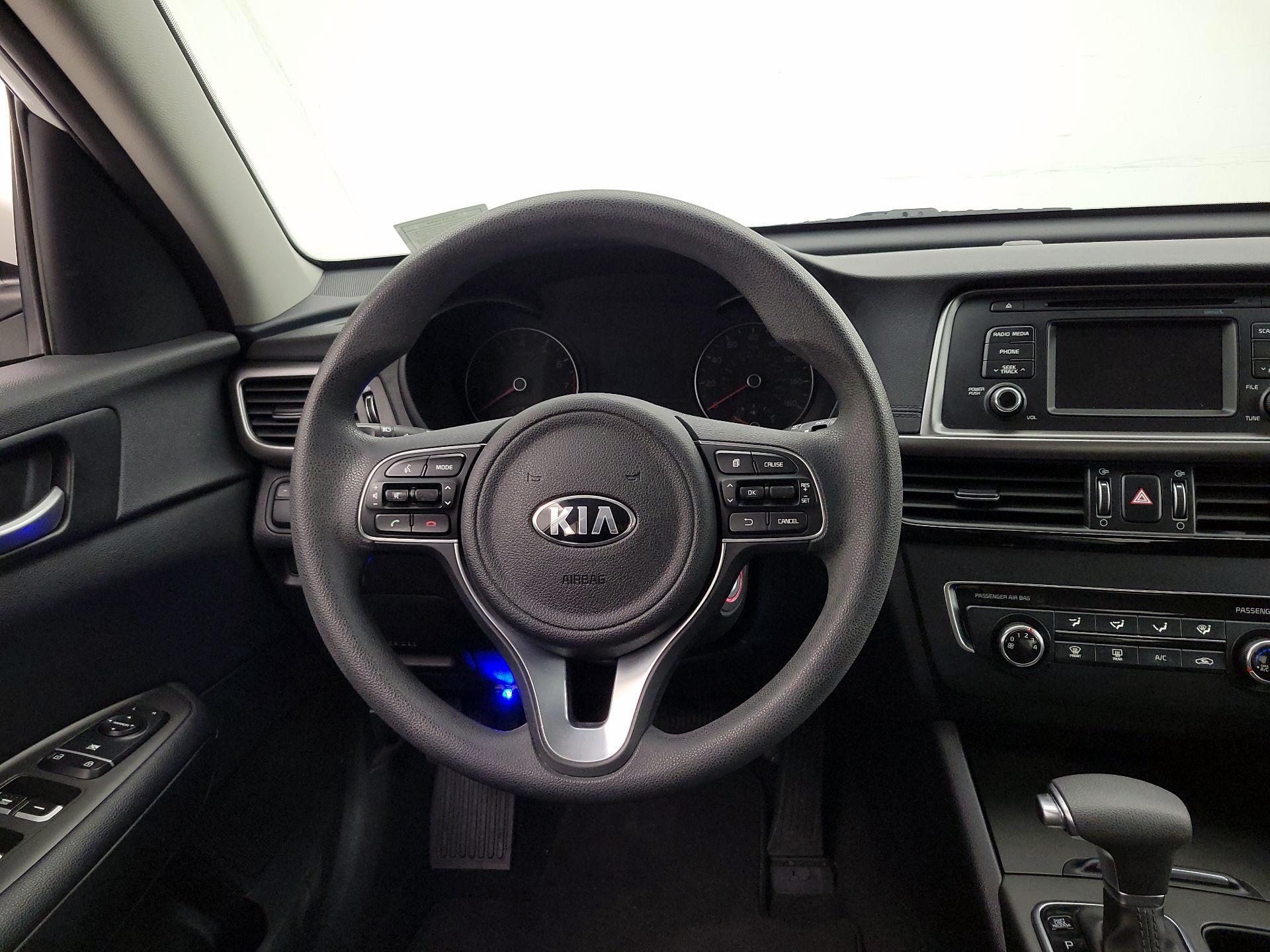 Thumbnail: 2016 Kia Optima - 10