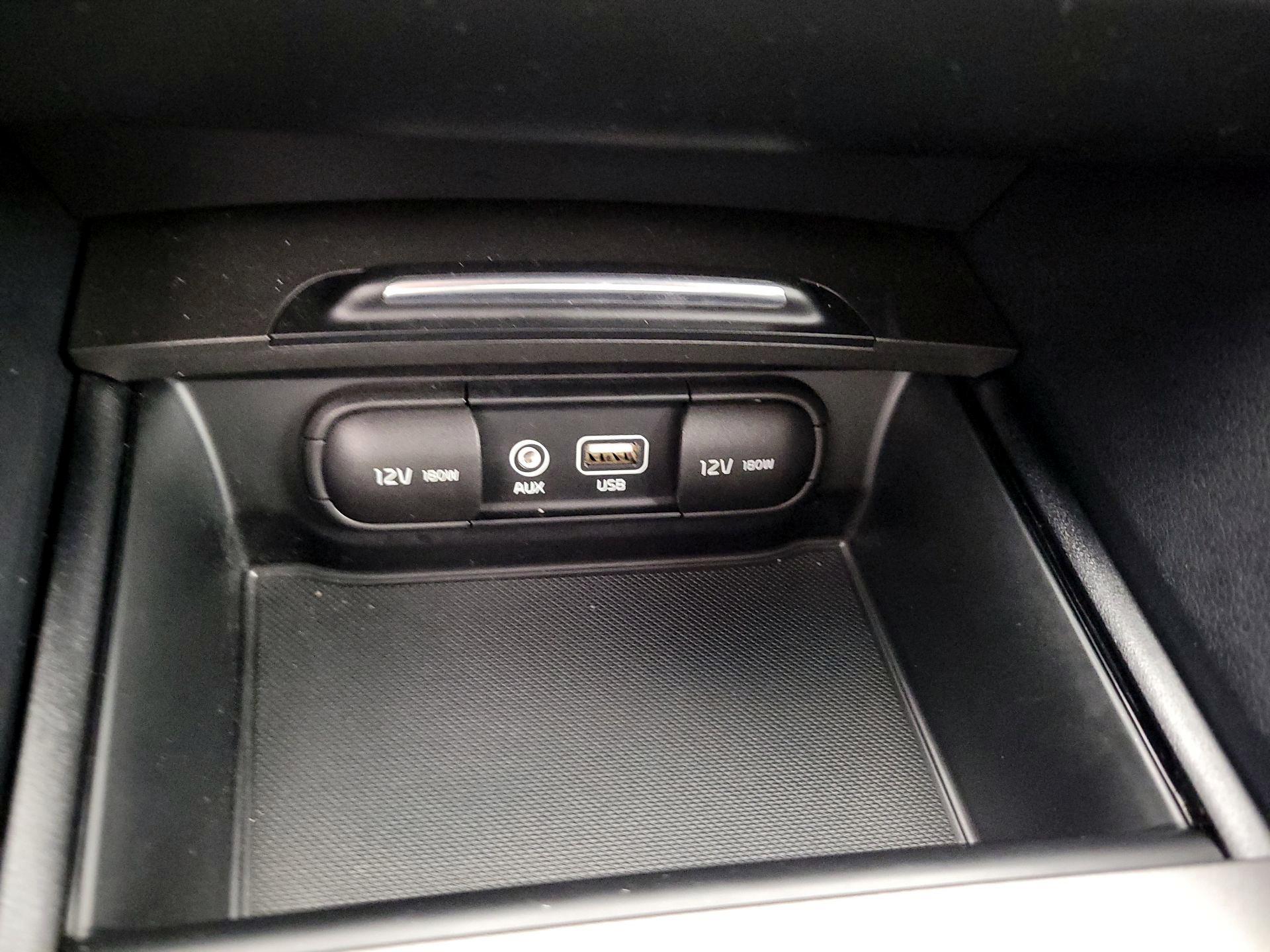 Thumbnail: 2016 Kia Optima - 18