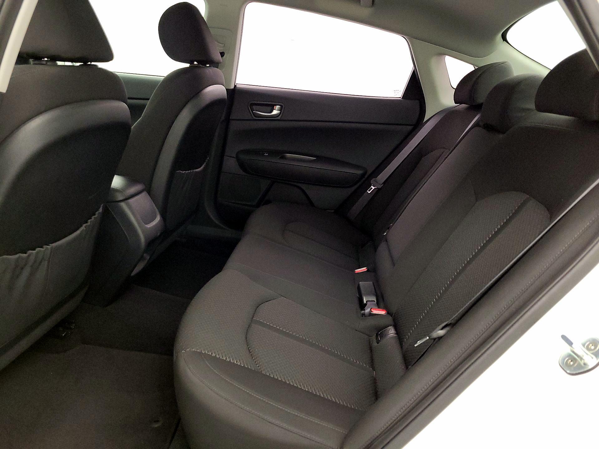 Thumbnail: 2016 Kia Optima - 19