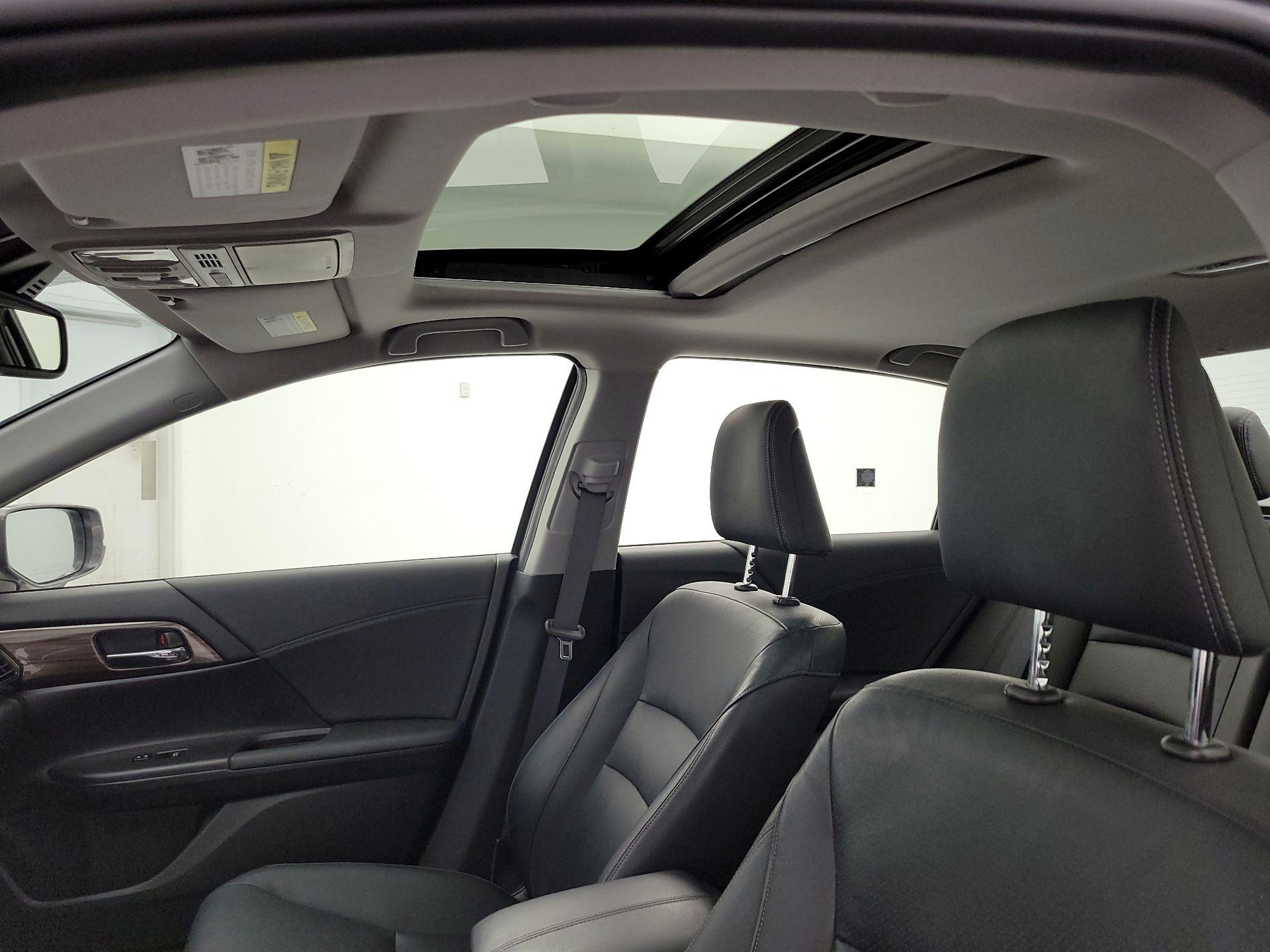 Thumbnail: 2017 Honda Accord - 18