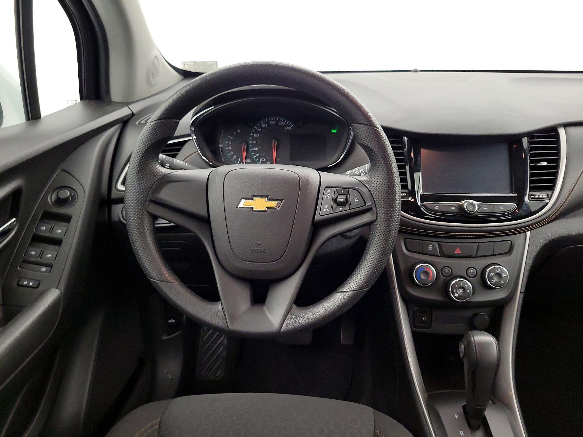 Thumbnail: 2017 Chevrolet Trax - 10