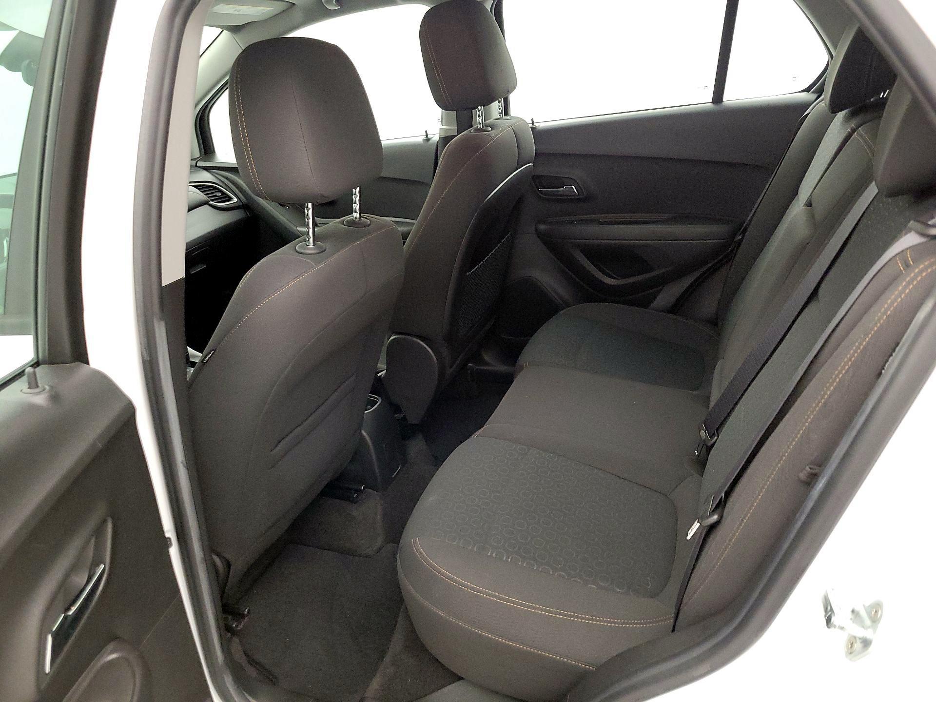 Thumbnail: 2017 Chevrolet Trax - 18