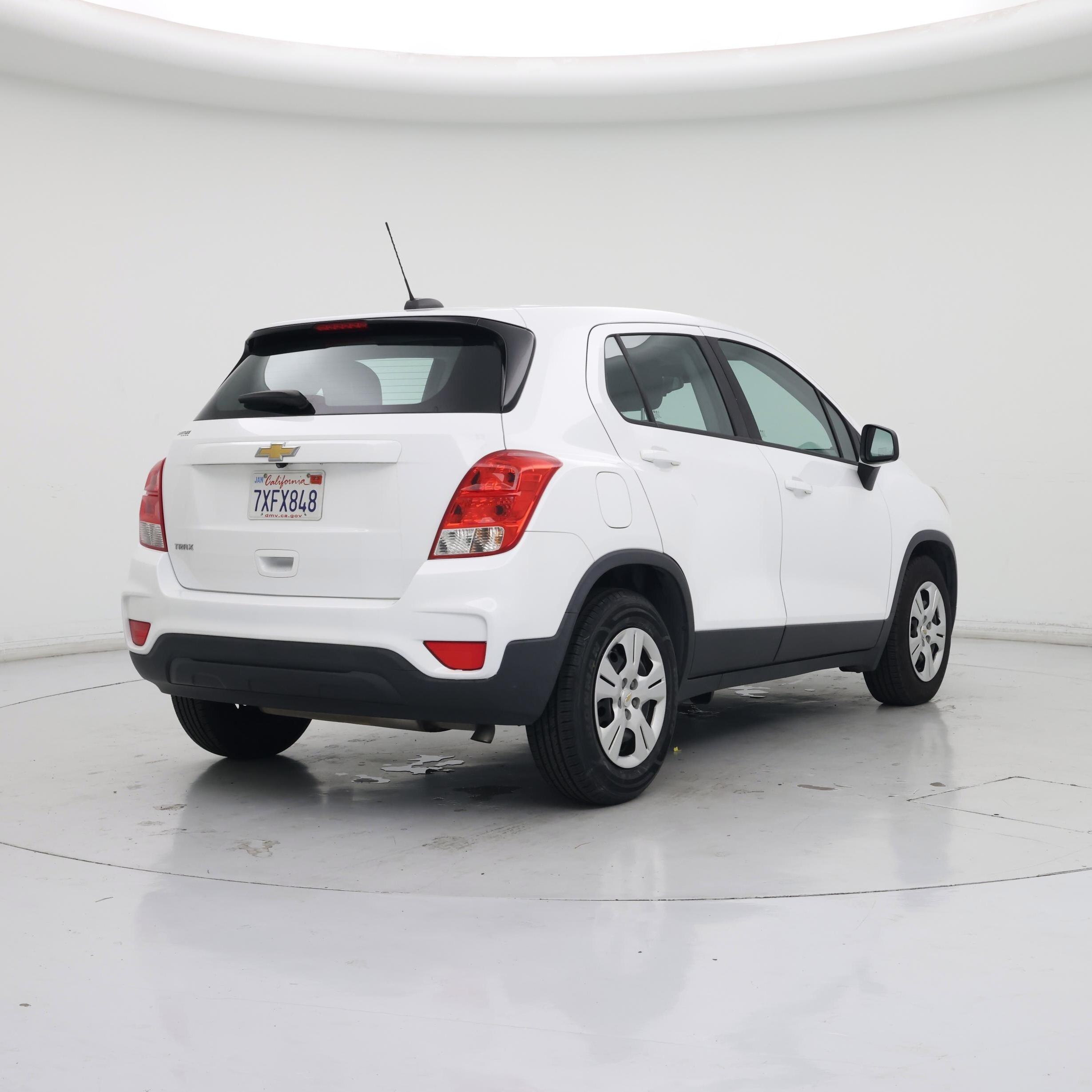Thumbnail: 2017 Chevrolet Trax - 8