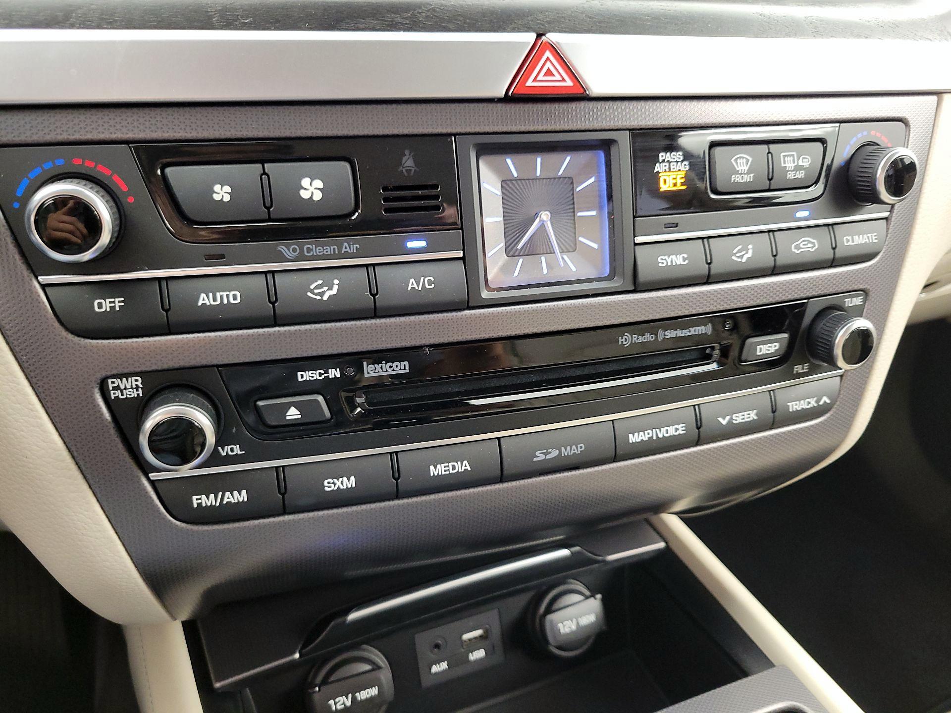 Thumbnail: 2015 Hyundai Genesis - 17