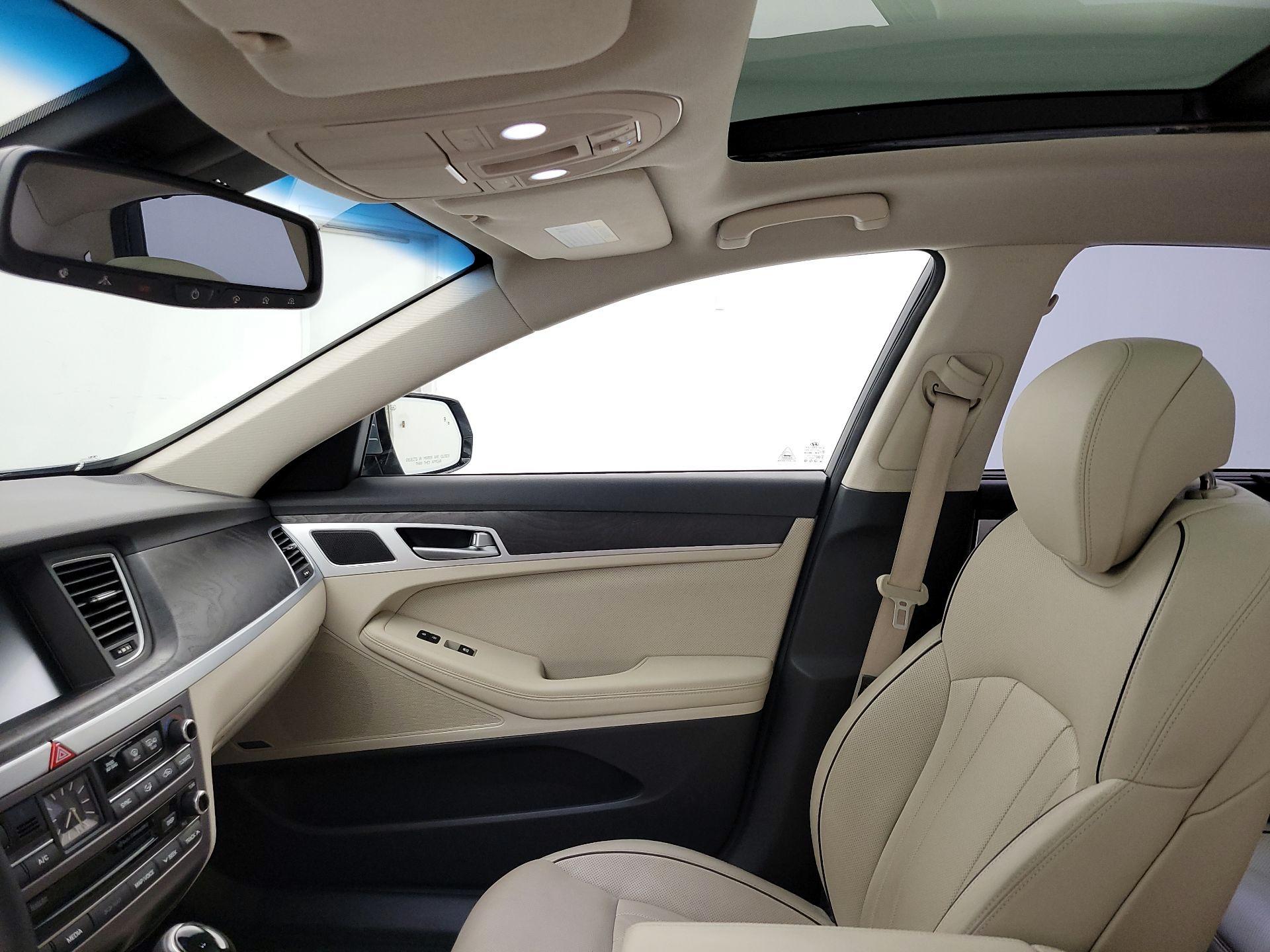 Thumbnail: 2015 Hyundai Genesis - 20